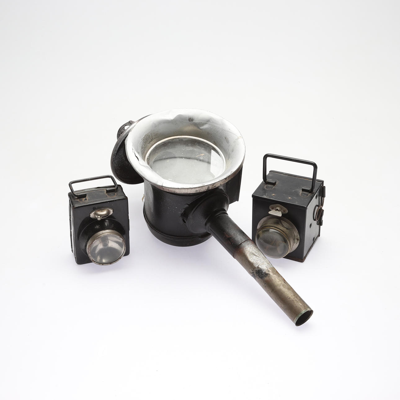 CARRIAGE LANTERN & FLASHLIGHTS, 20th century.