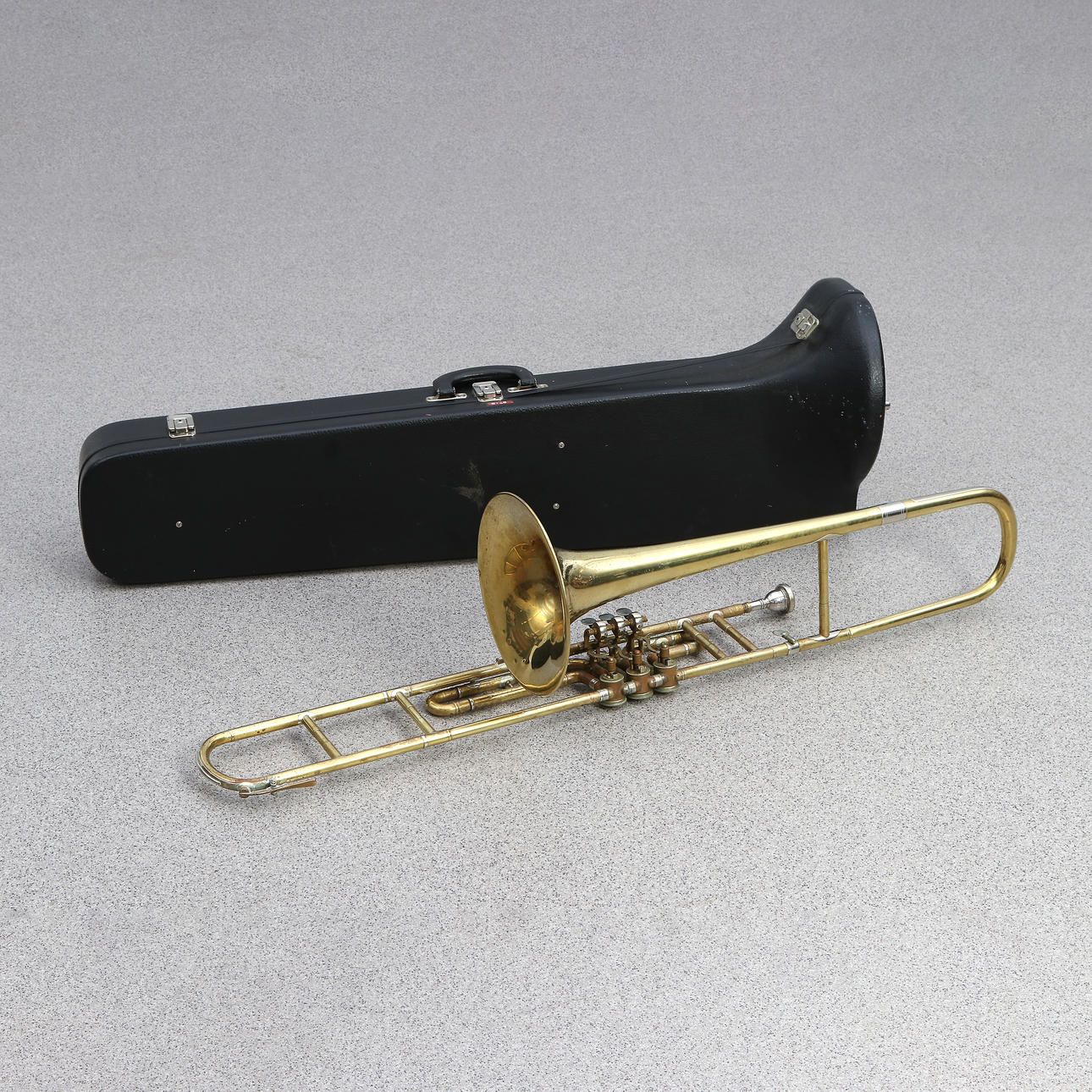 VENTIL BASUN. Messing. 20. århundrede. Det er umærket.