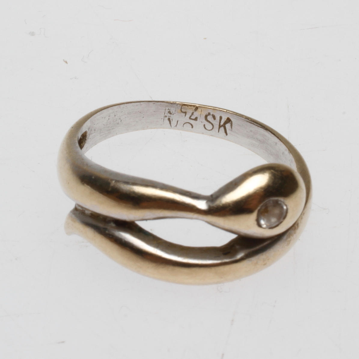 RING MED STEN, 18k guld, vikt ca 3,7 gr.