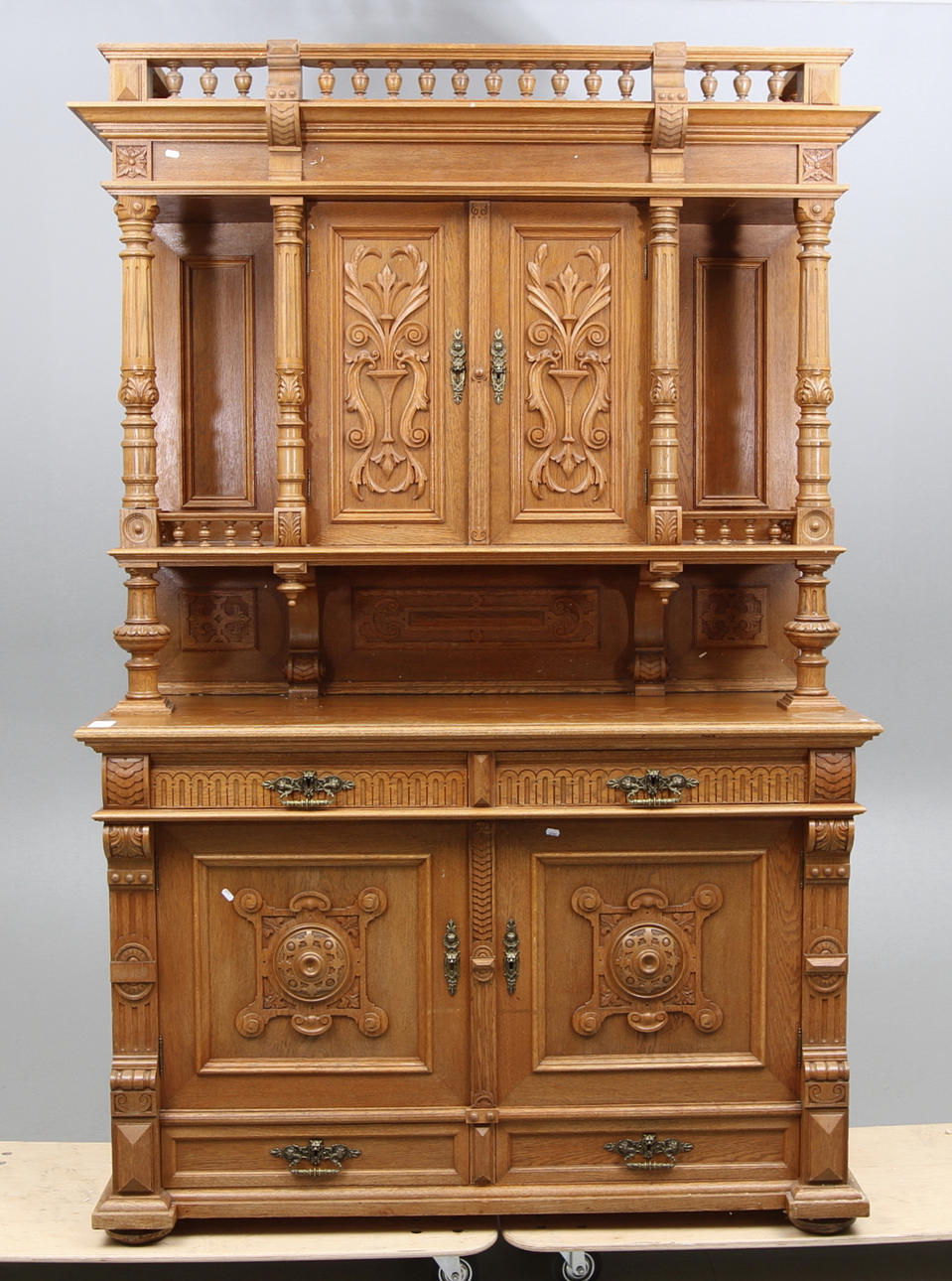 SKÄNKSKÅP, ek, Nyrenässans, 1800 talets slut.