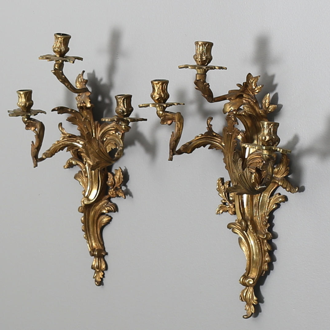 VÄGGAPPLIQUER, ett par, förgylld brons, troligen Frankrike, omkring 1900.