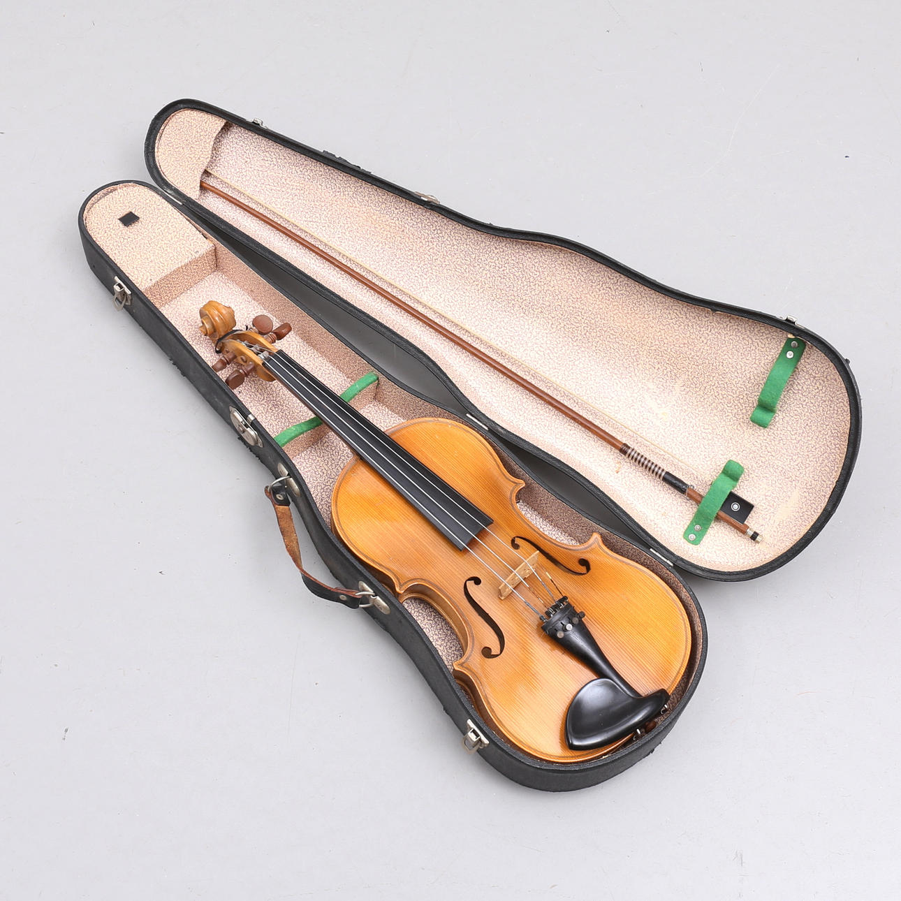 Violin with string, label marked, Antonius Stradivarius Cremona