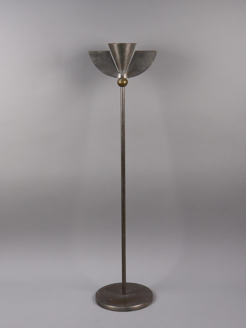 LATTIAKYNTTILÄNJALKA, terästä messinkiä.