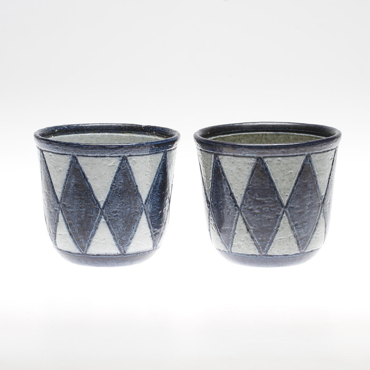 YTTERFODER, 2 st, chamotte. Gunnar Nylund och Charlotte Hamilton, Rörstrand.