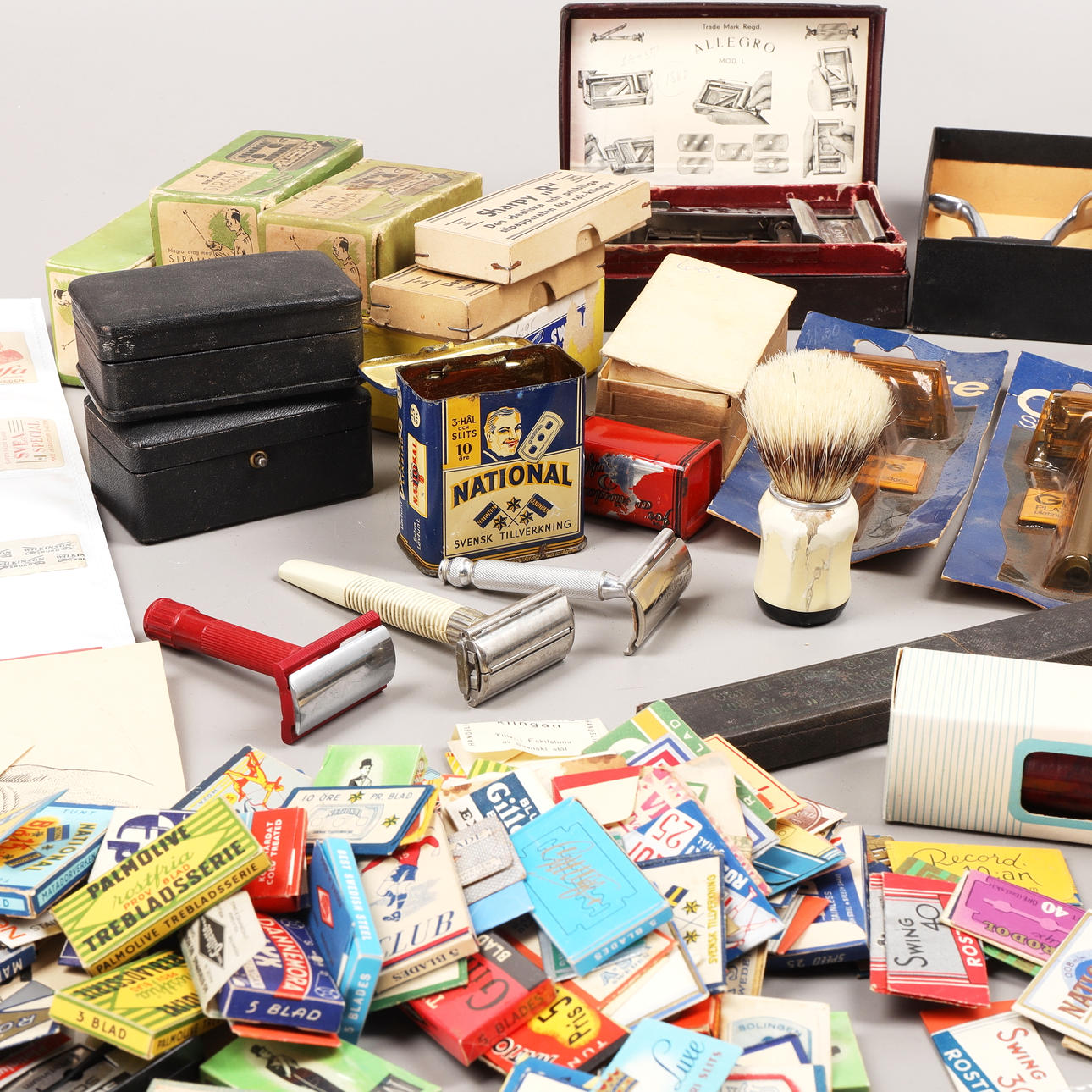 BARBERMASKINER, BARBERBLADE m.m., samling, 20. århundrede.