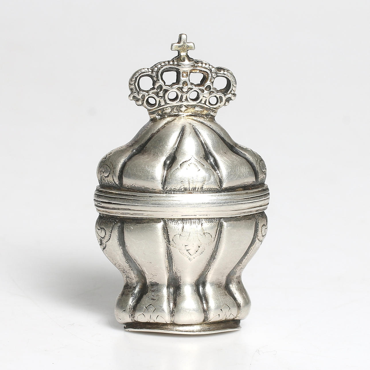 RINGGÖMMA, silver, rokokostil, bröllopsgåva, sannolikt 1800-tal. Vikt 36 gram.