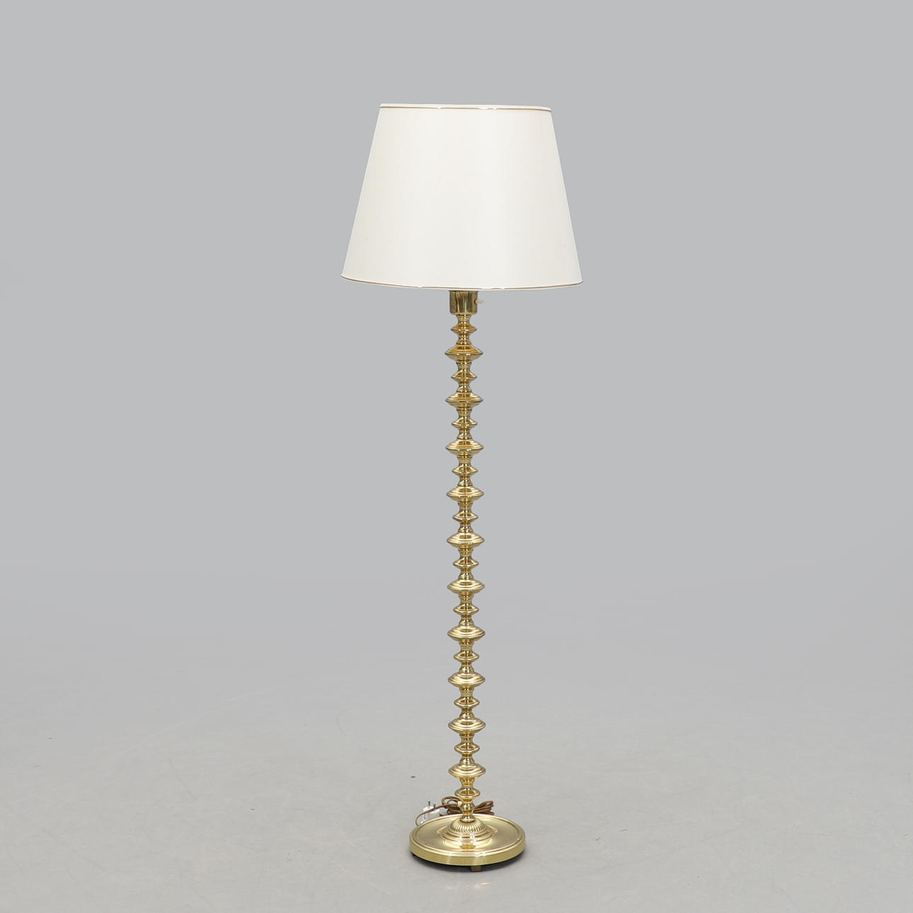 GULVLAMPE, 1900-talets anden halvdel.