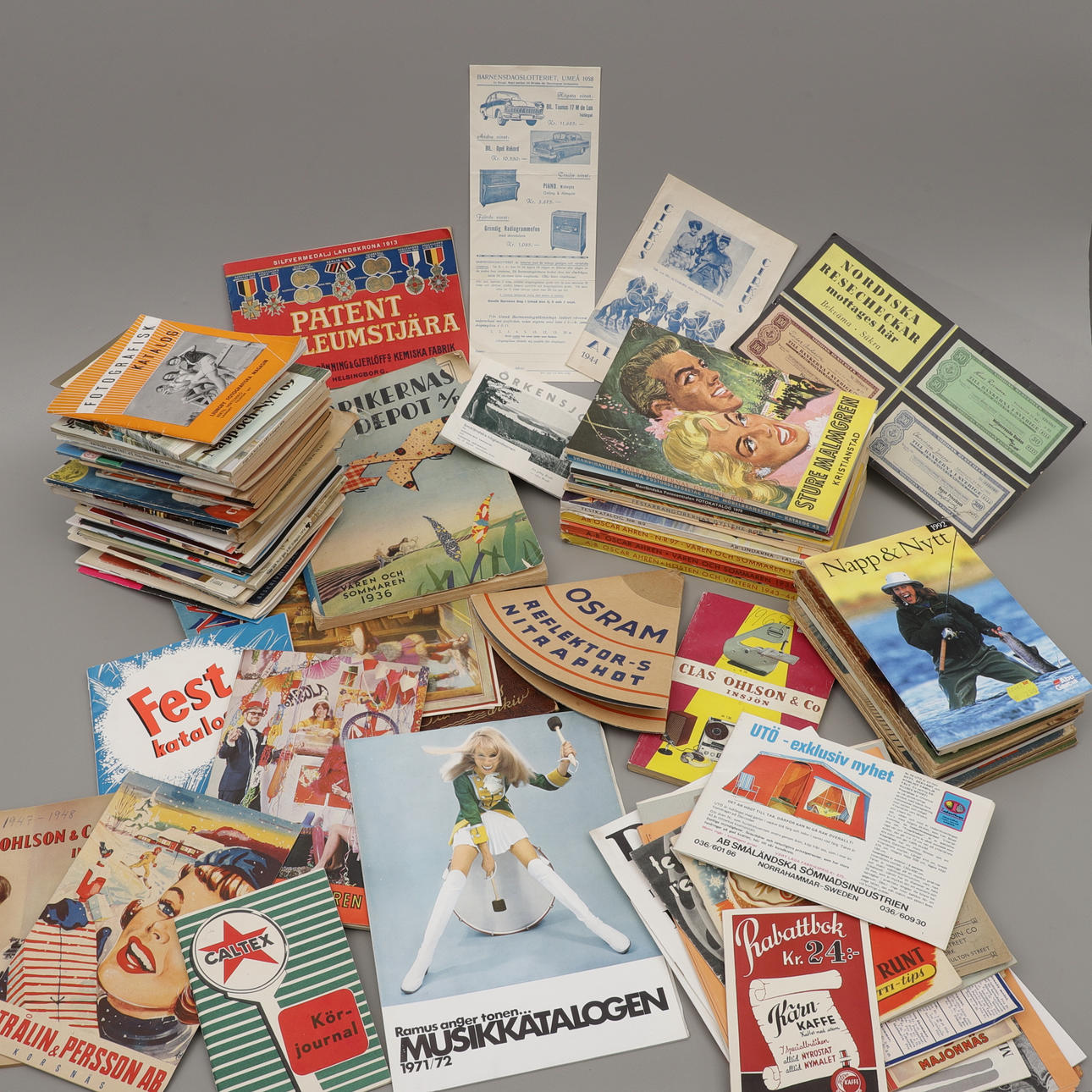 CATÁLOGOS, etc., lote, siglo XX.