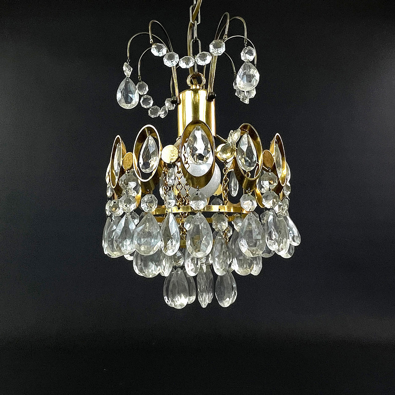 CEILING LAMP, brass, hung with prisms.