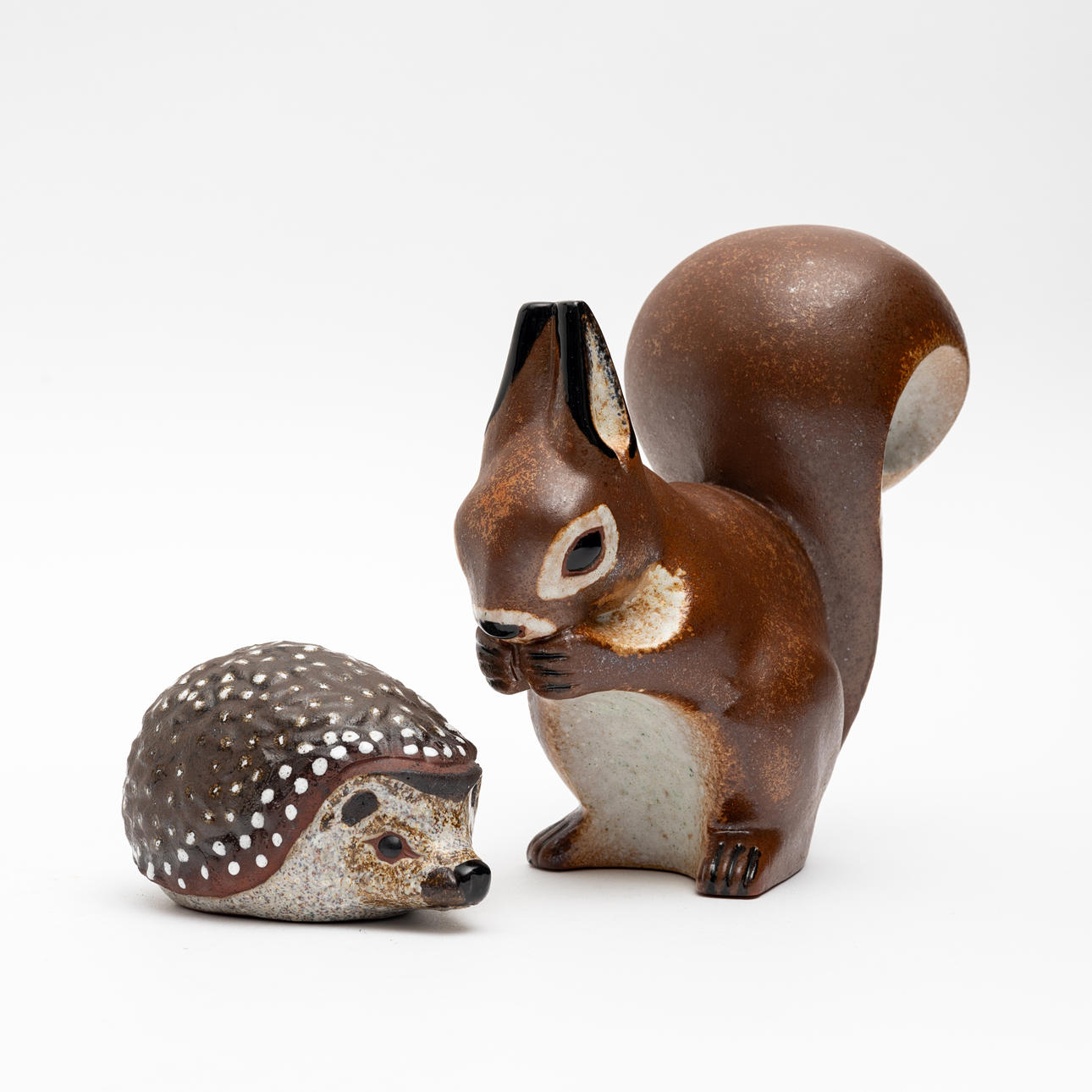 THOMAS HELLSTRÖM. 2 figurines, Squirrel and Hedgehog, earthenware
