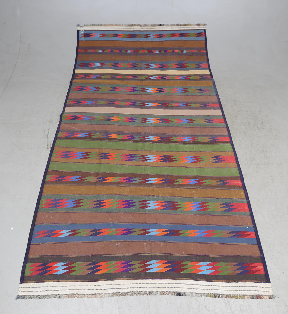 MATTA, Kelim Harsin-Kilim. Ca. 312 x 174 cm.