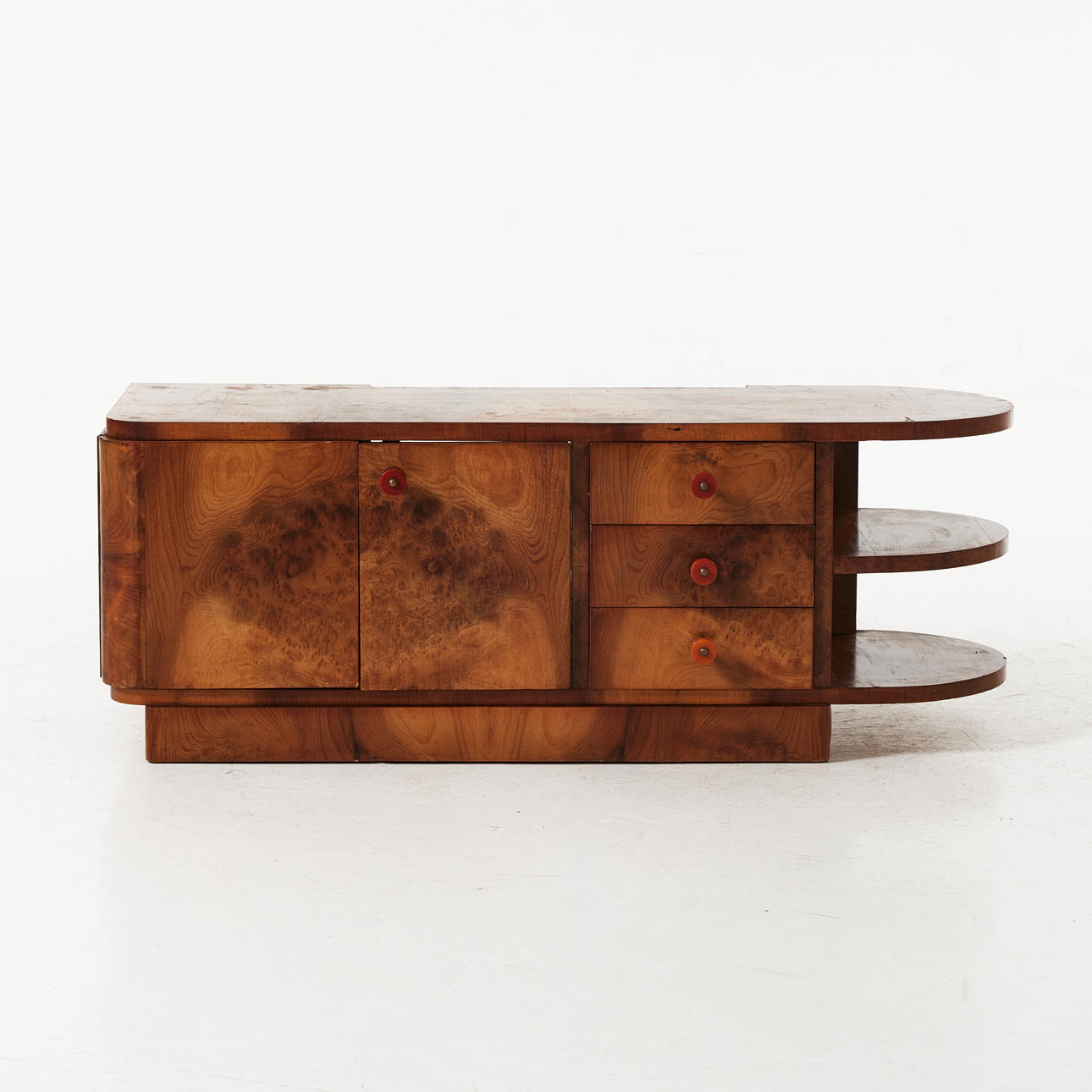 An Art Deco hall furniture from the 1930s. Veneer in elm and elm root.