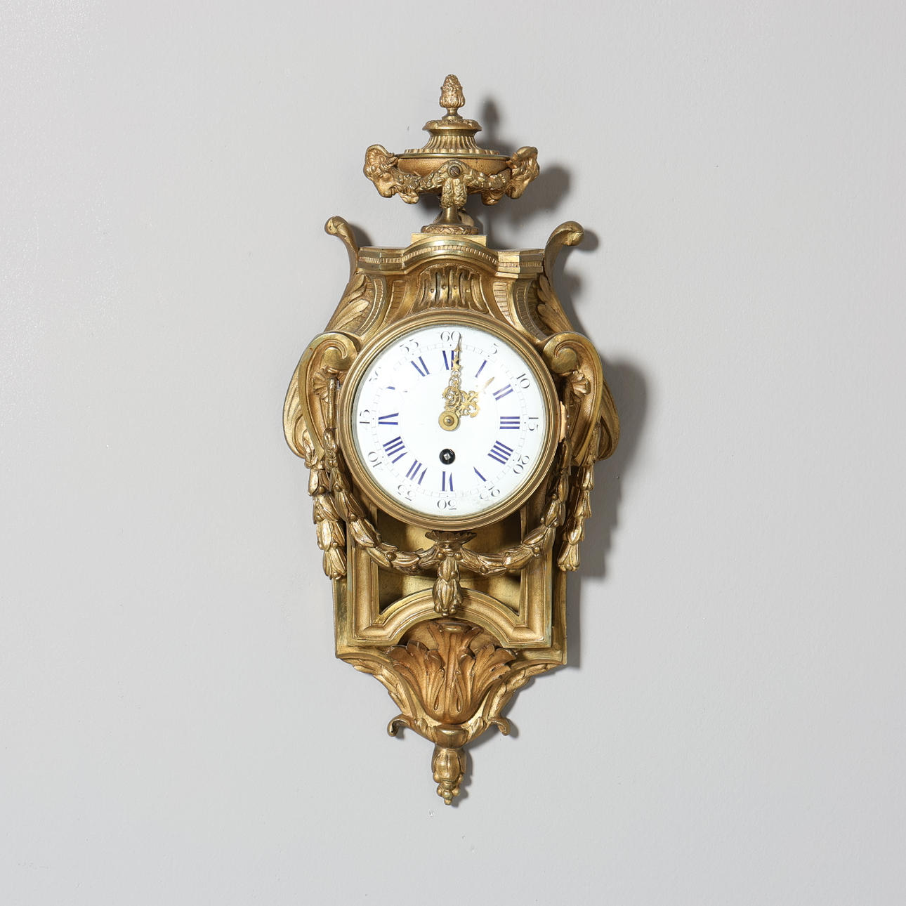 VÆGUR, Empire stil messing.