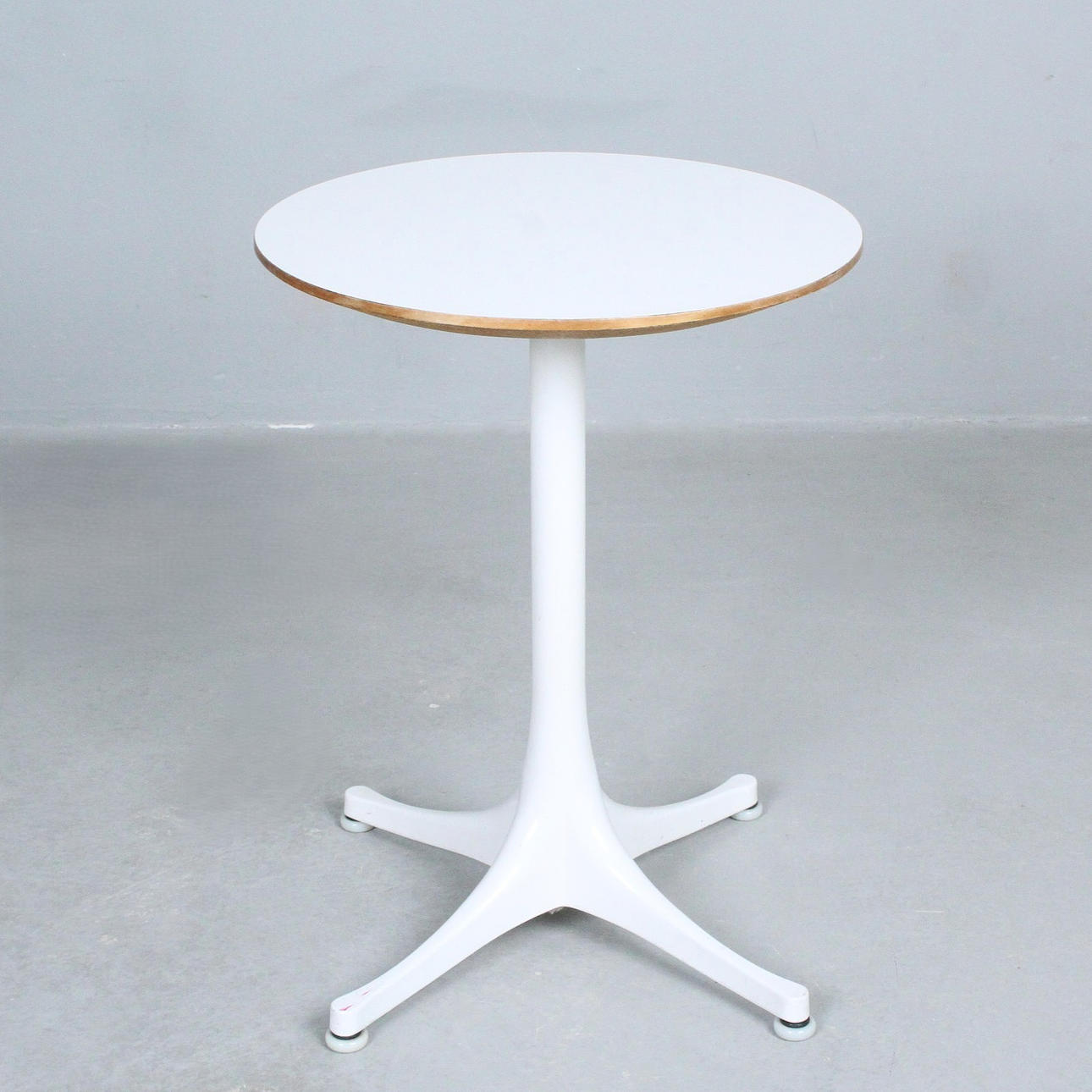 GEORGE NELSON. Herman Miller. Tulip sidebord.