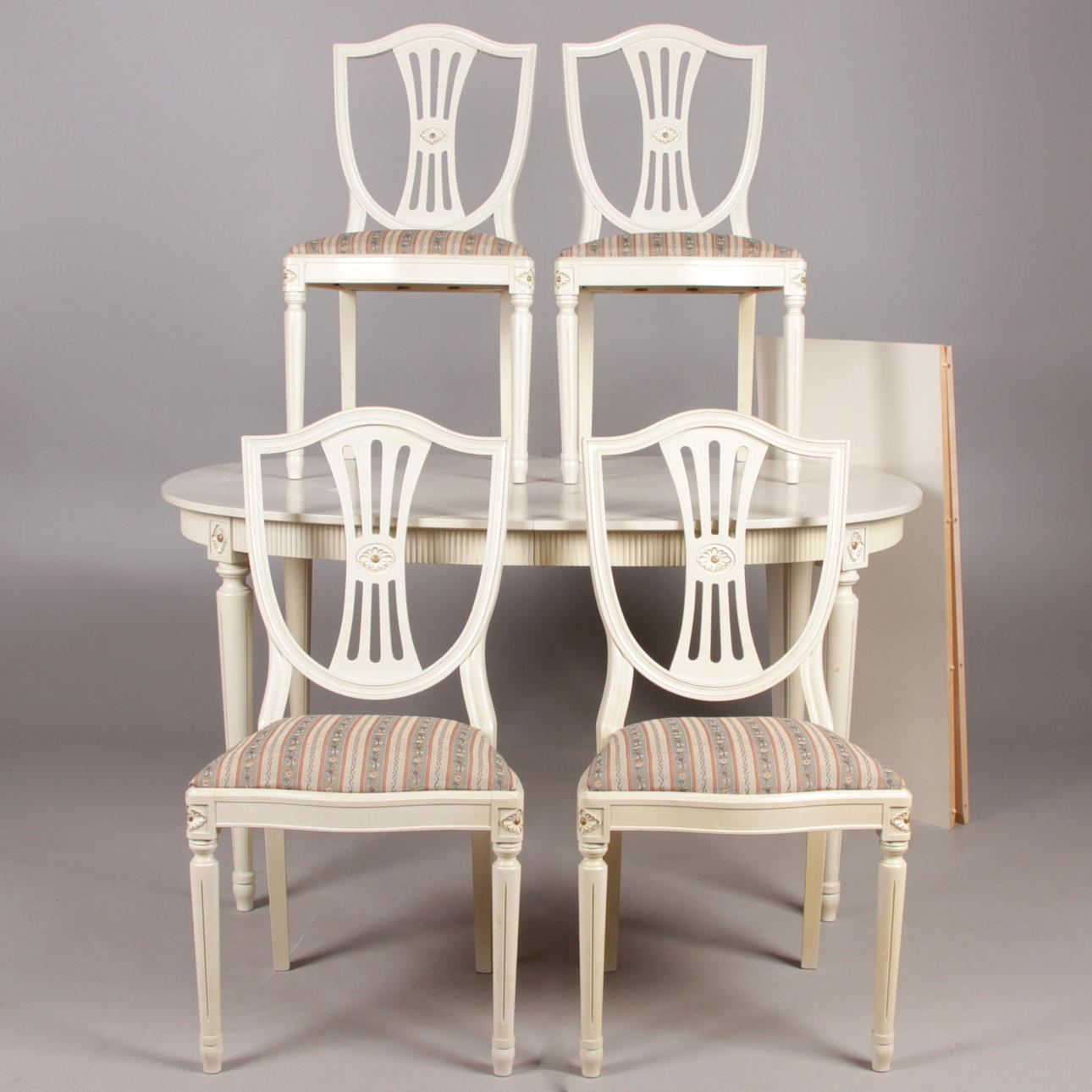 MATSALSGRUPP, 7 delar, modell "Axet", gustaviansk stil, 1900-tal.