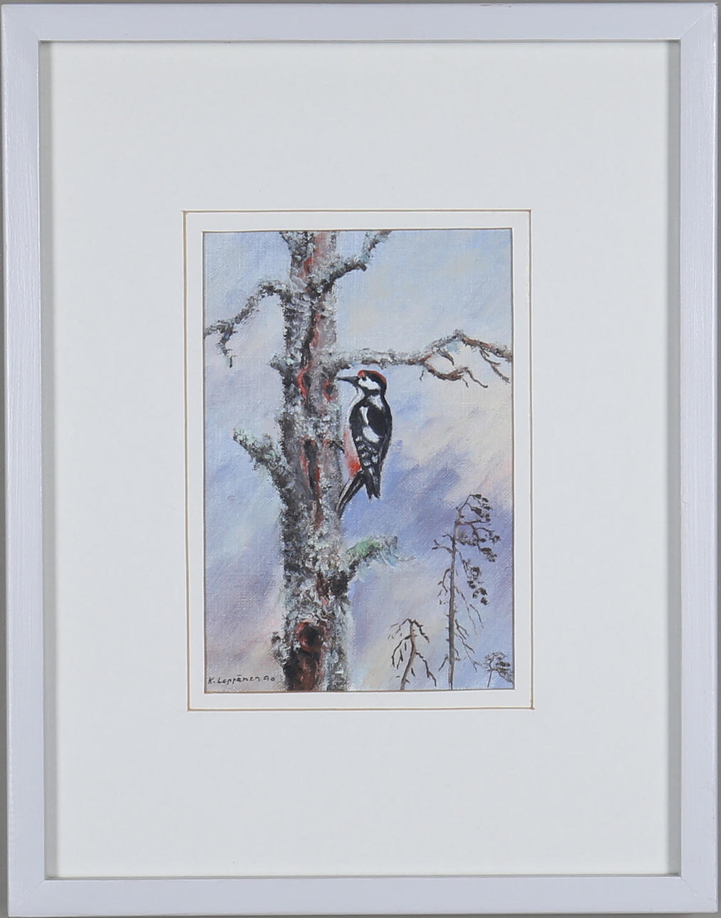 OIDENTIFIERAD KONSTNÄR. Hackspett, blandteknik, signerad K. Leppänen, daterad '90.