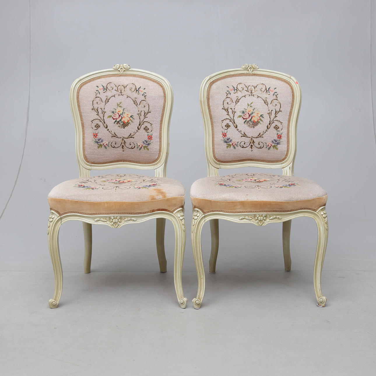 FÅTÖLJER, 1 par, Rokokostil, 1900-talets andra hälft.