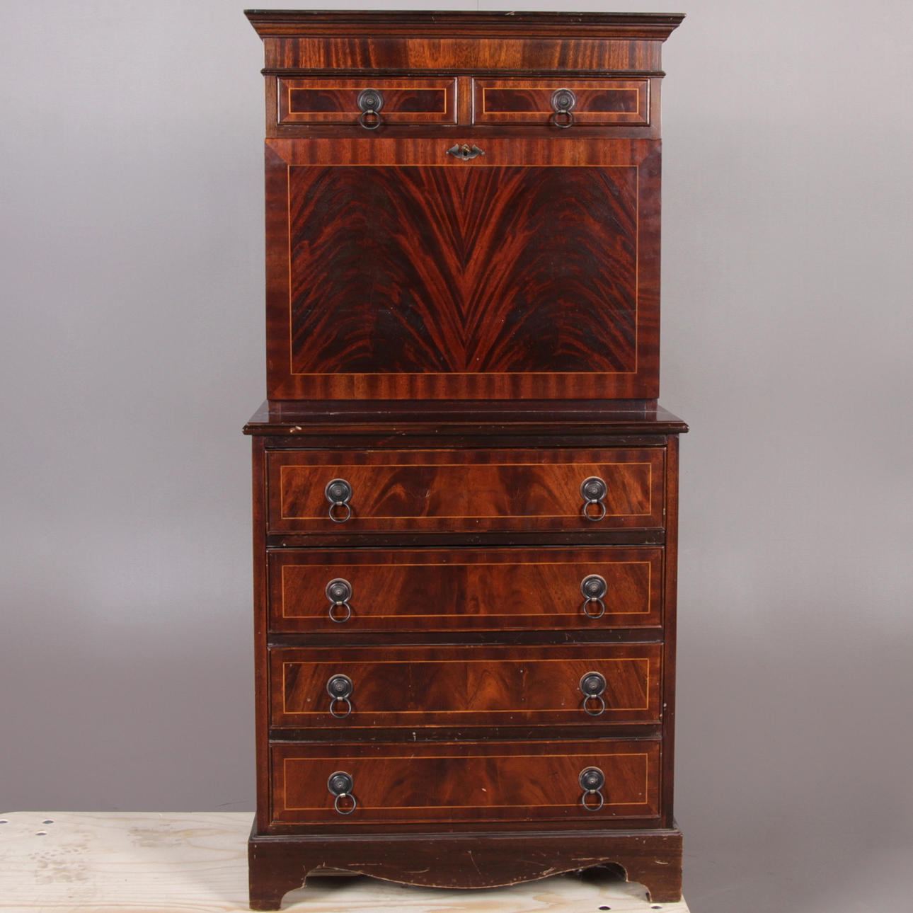 SEKRETÄR, engelsk stil, 1900-tal.