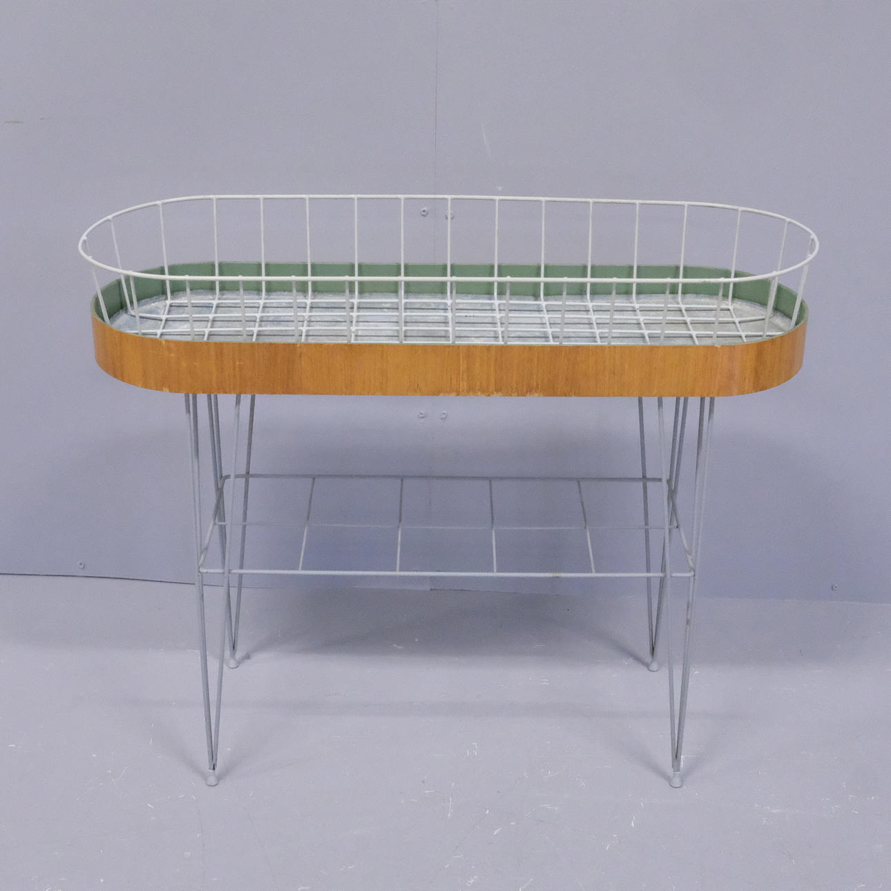 BLOMSTERBORD, STRINGMODELL.