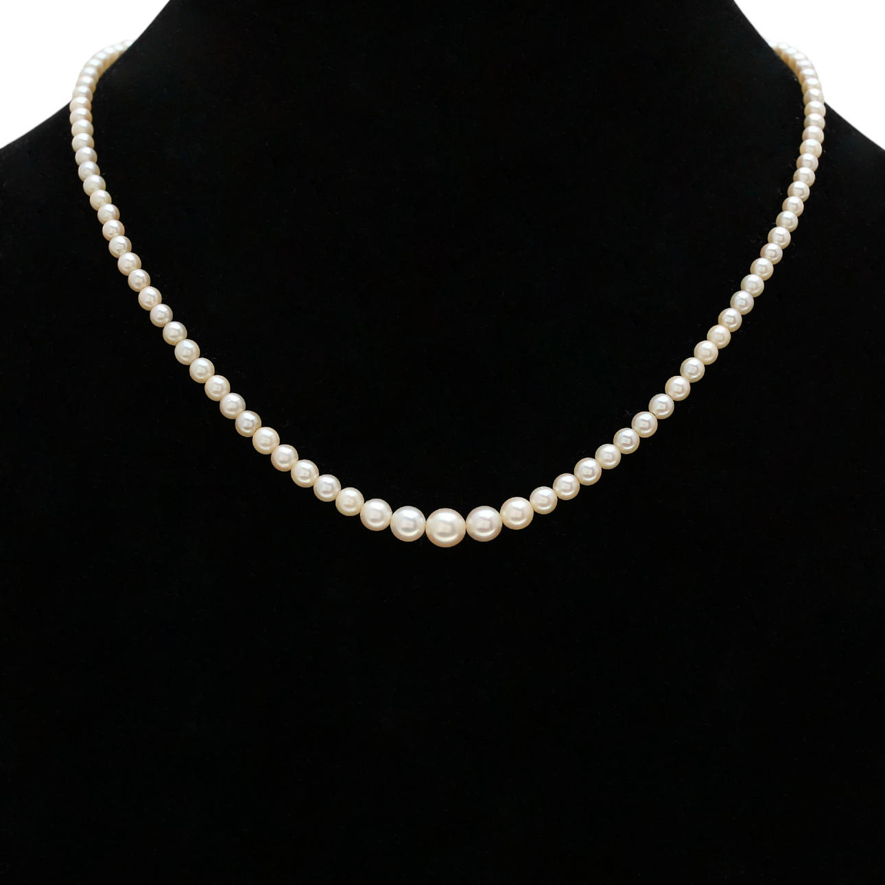 Dos gargantilla de perlas en degradé.