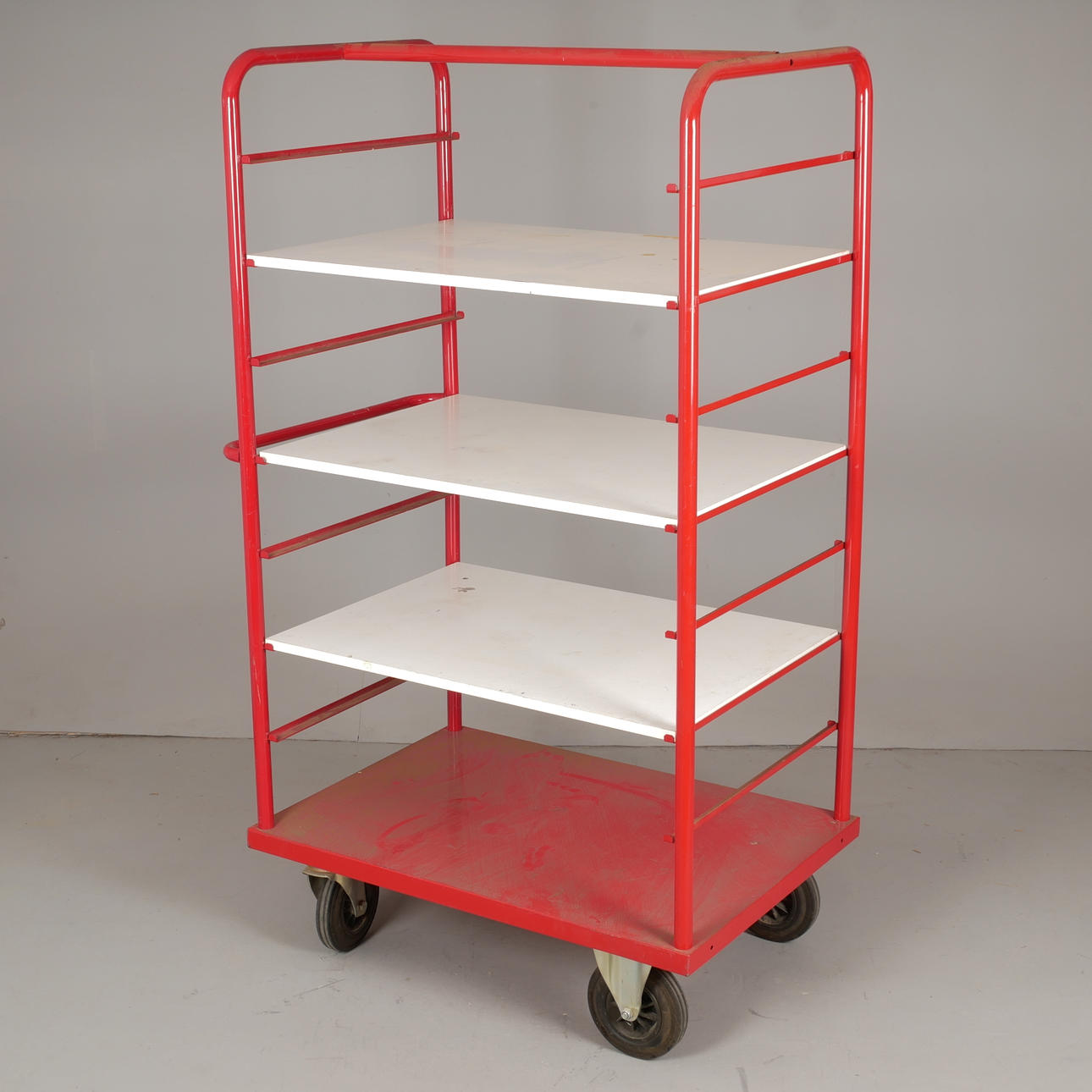 REOLVOGN, metalrør med hylde.