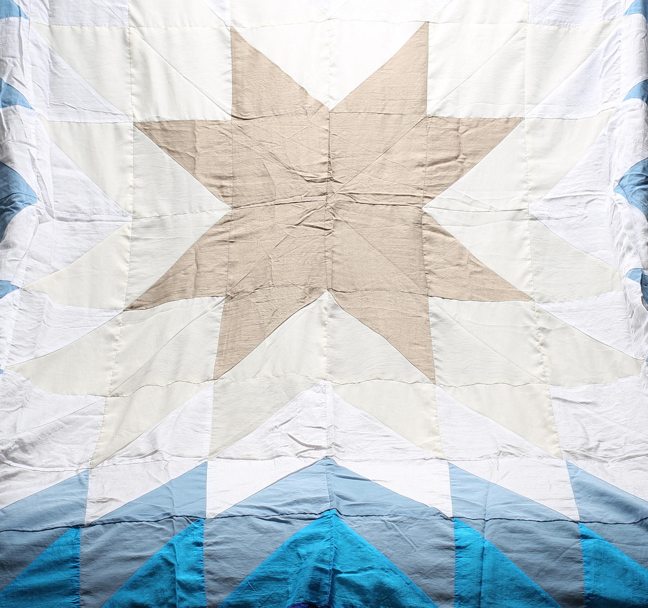 ÖVERKAST, siden/viskos, bargelloteknik, 220 x 200 cm.