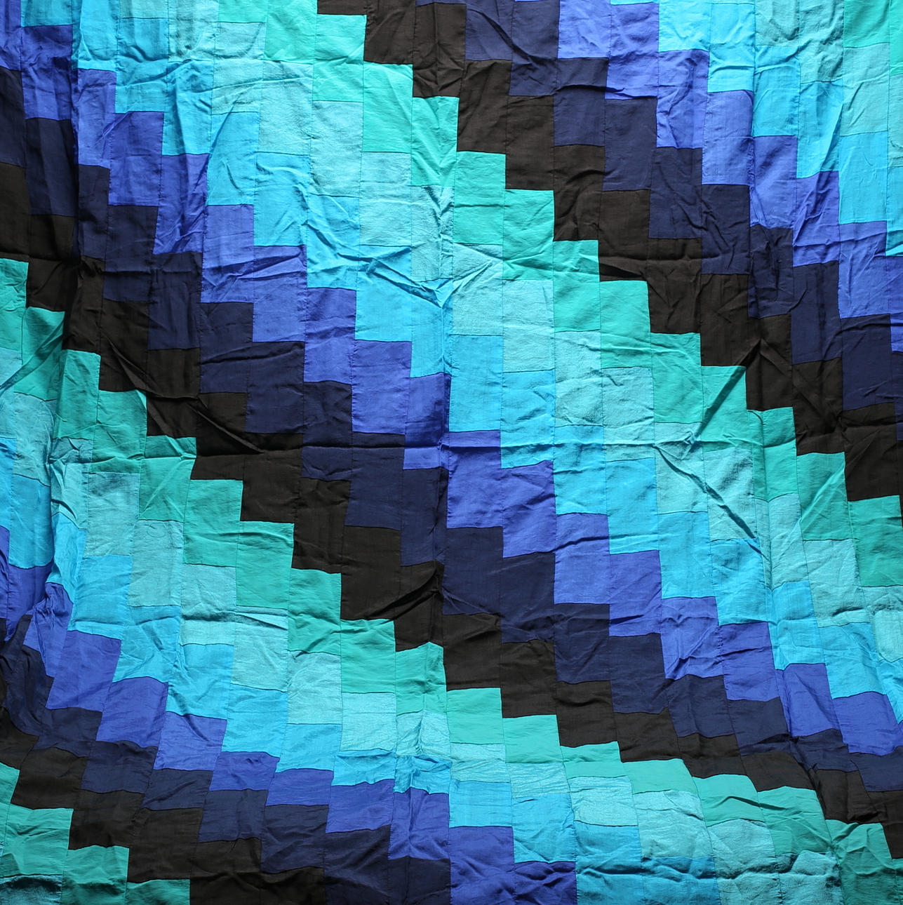 ÖVERKAST, siden/viskos, bargelloteknik, 200 x 160 cm.