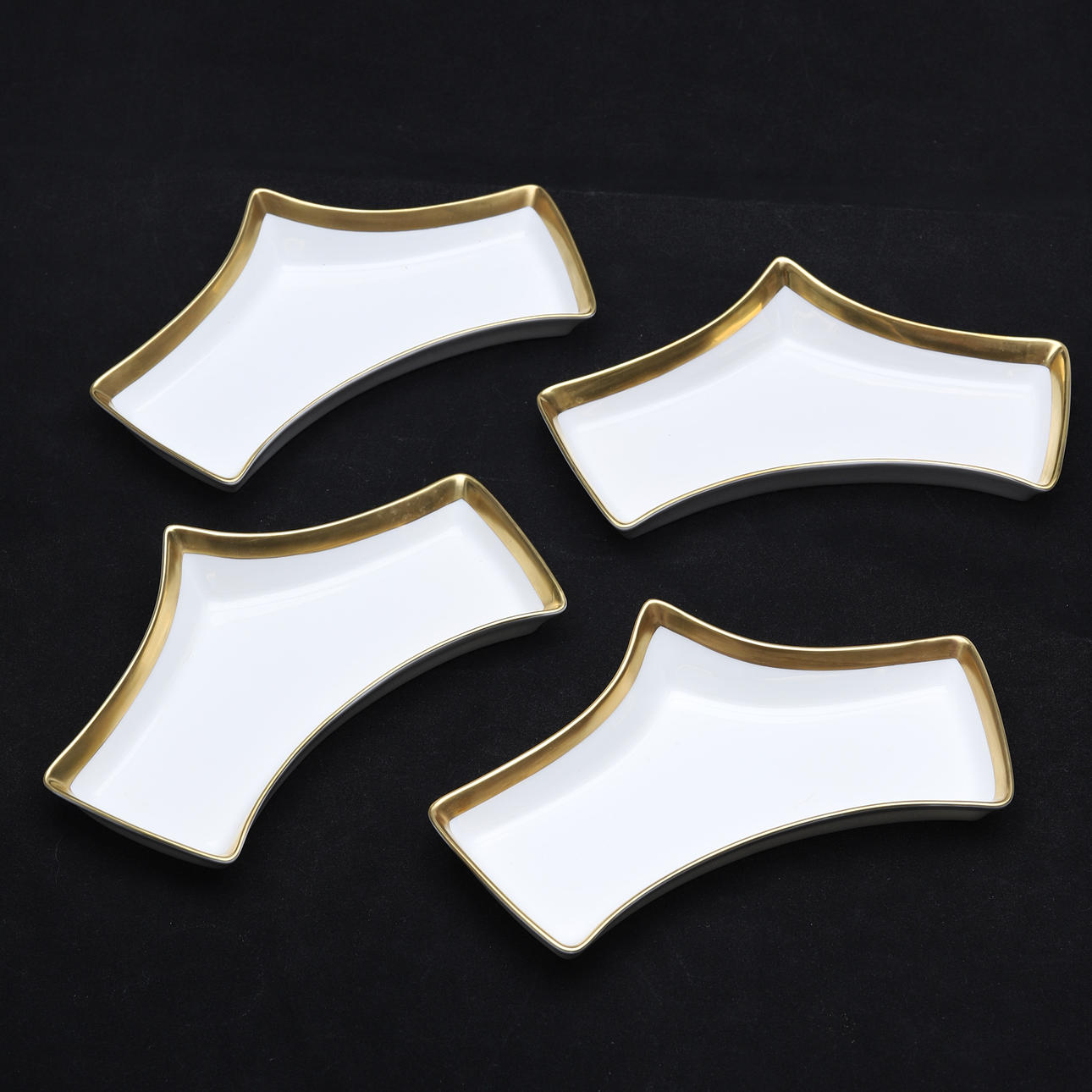 KARIN BJÖRQUIST. LISUKKEET, 4 kpl, ”Nobel”, Rörstrand.