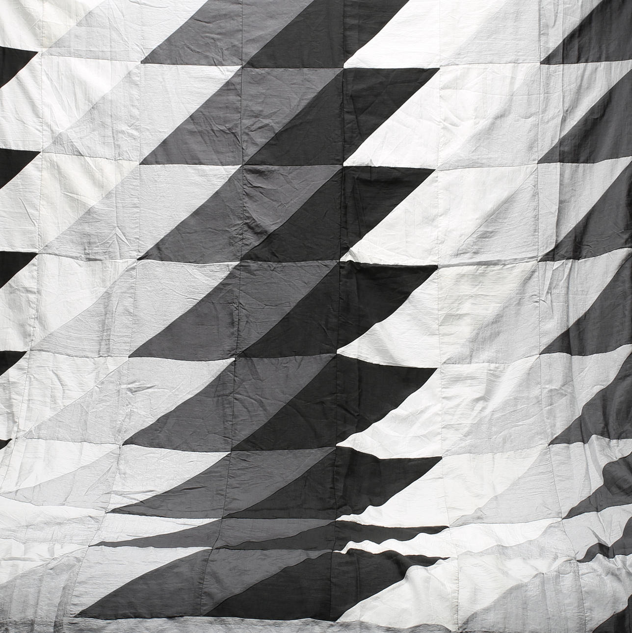 ÖVERKAST, siden/viskos, bargelloteknik, 200 x 160 cm.