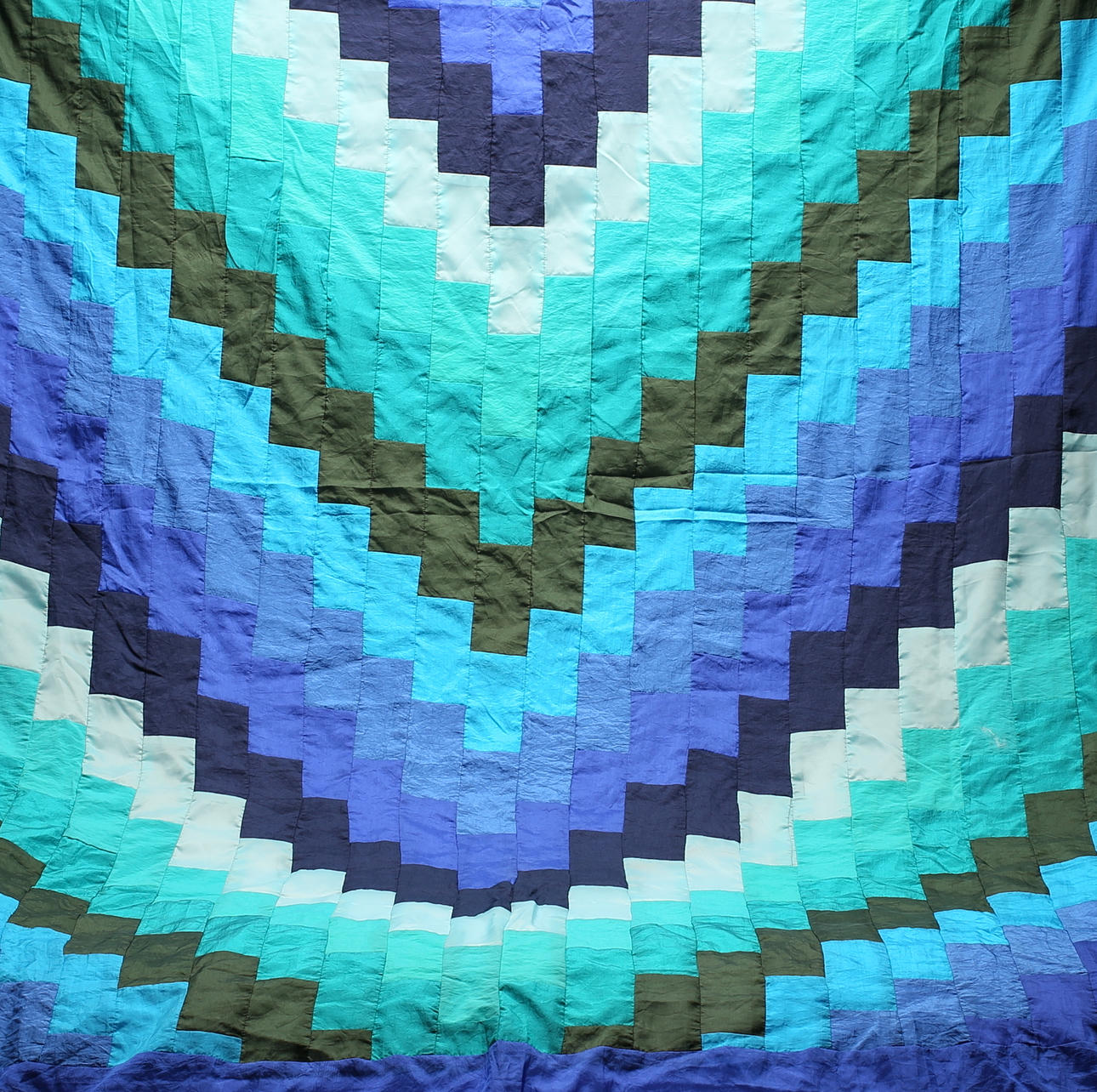 ÖVERKAST, siden/viskos, bargelloteknik, 200 x 160 cm.