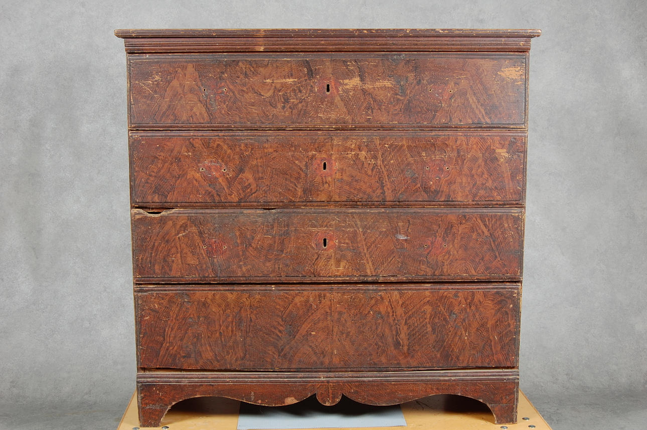 BYRÅ, ådringsmålad, 1800-tal.