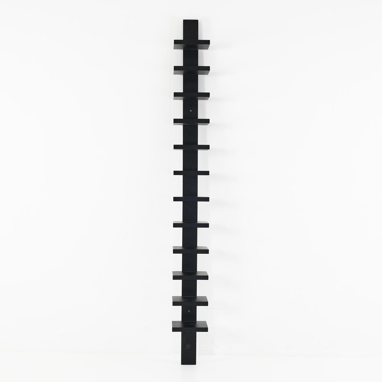 JOHN KANDELL. "Pilaster", bokhylla, brännmärkt.