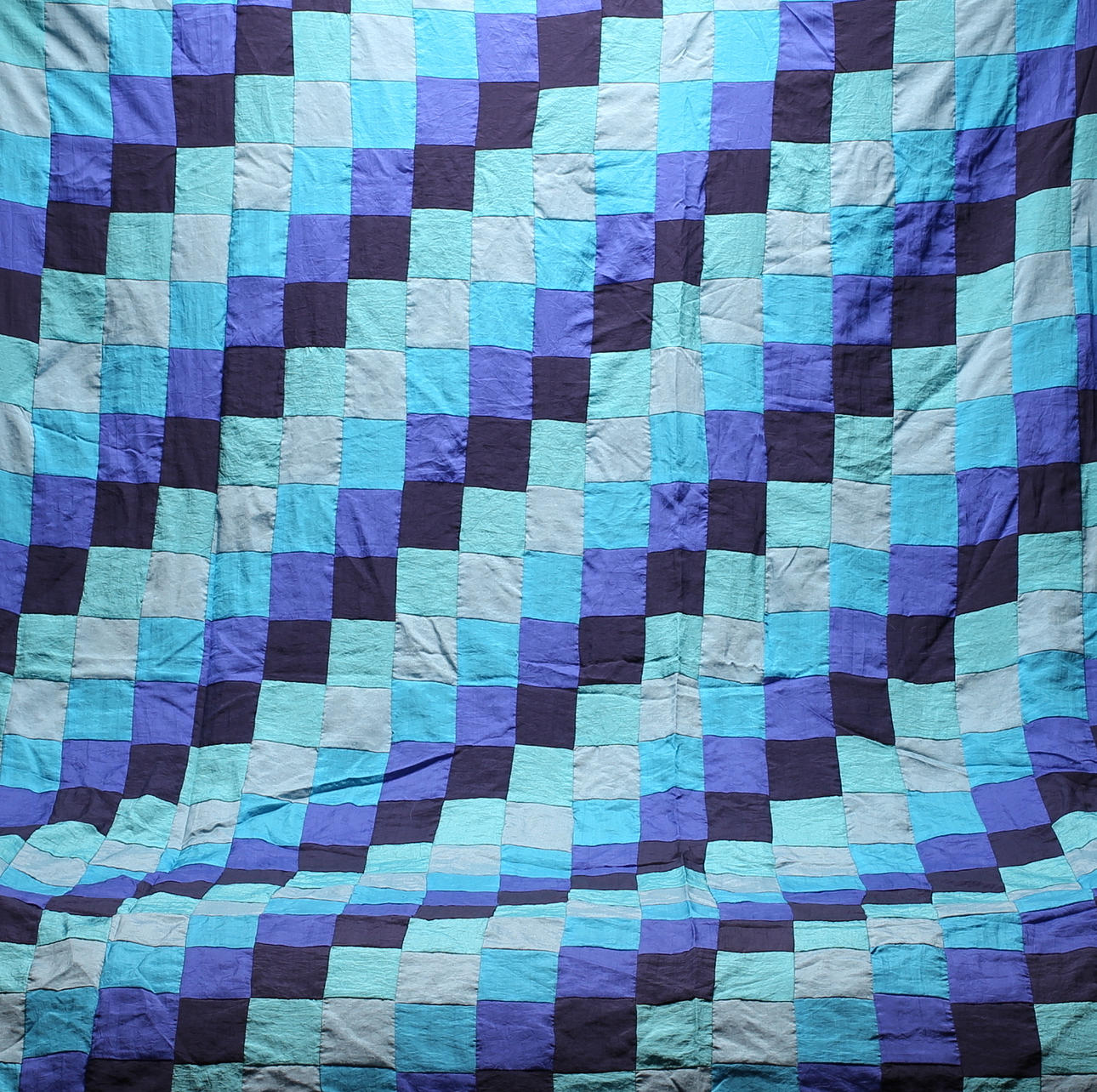 ÖVERKAST, siden/viskos, bargelloteknik, 220 x 200 cm.