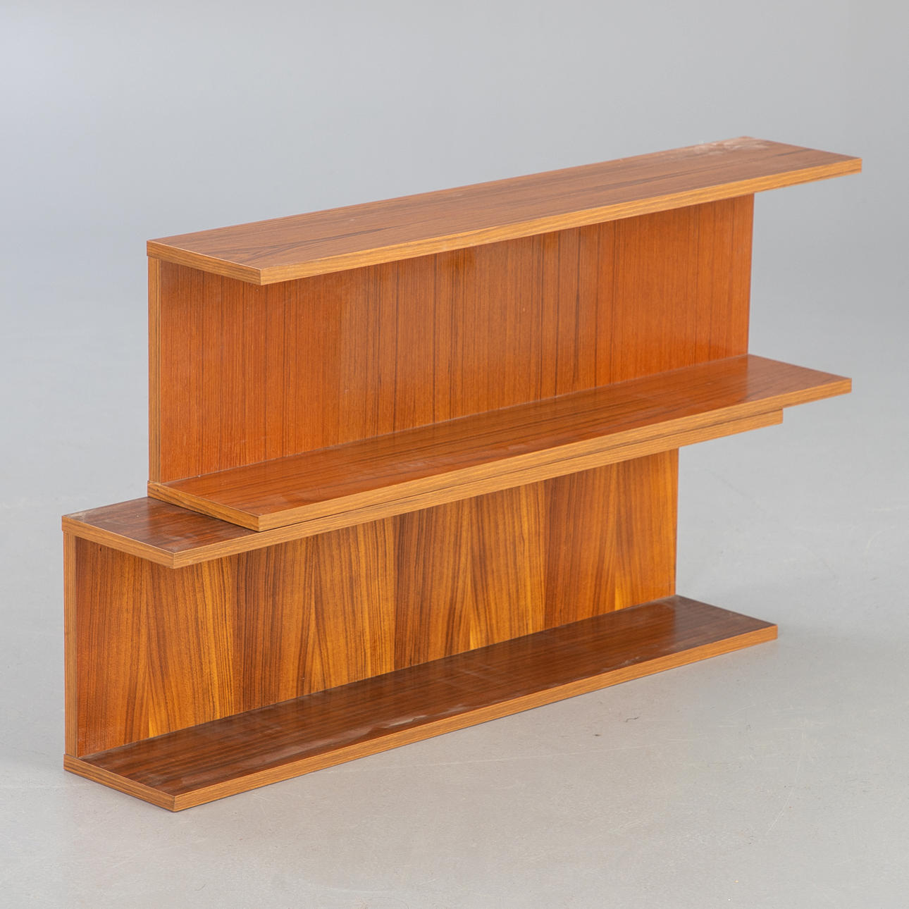 2 U wall shelves, teak, 1960s (2).