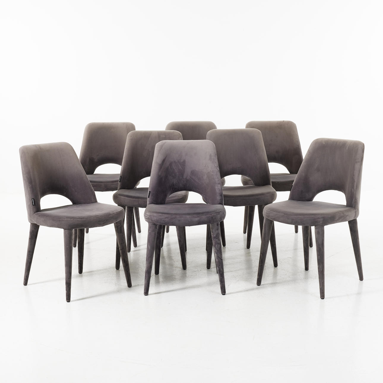 POLS POTTEN (etabl. 1986), "Holy", stolar, 8 st., grå polyesterklädsel.