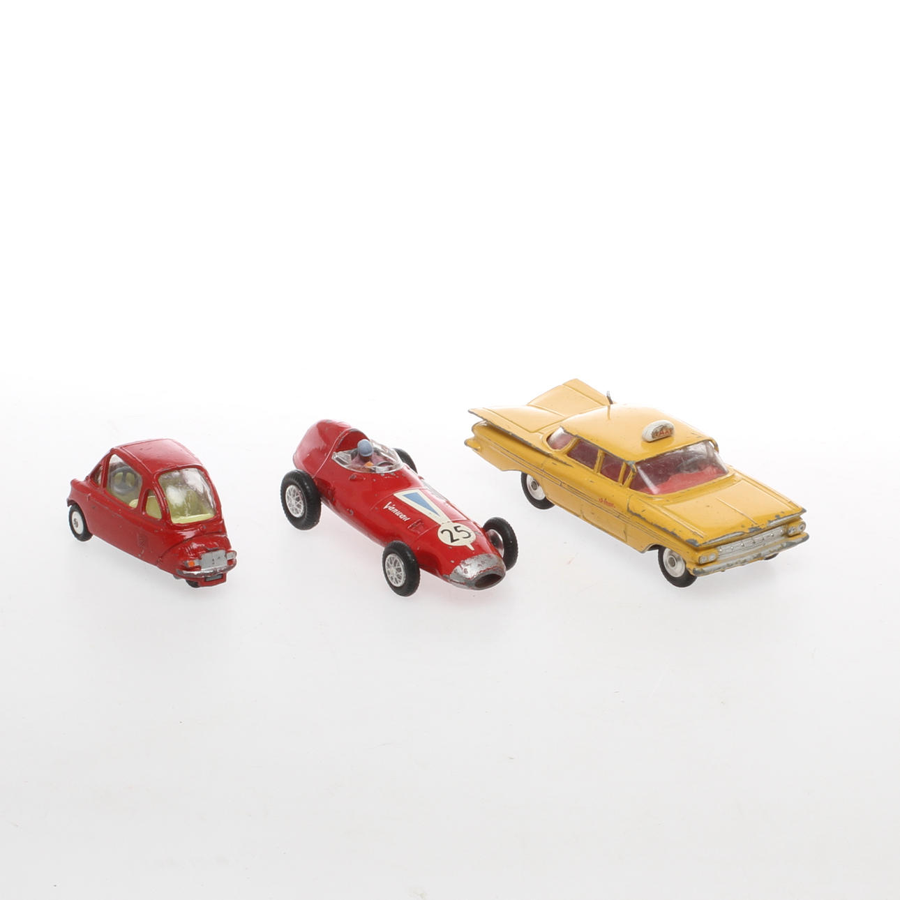 CORGI bilar. Tre stycken, Chevrolet, Vanwall och Heinkel.