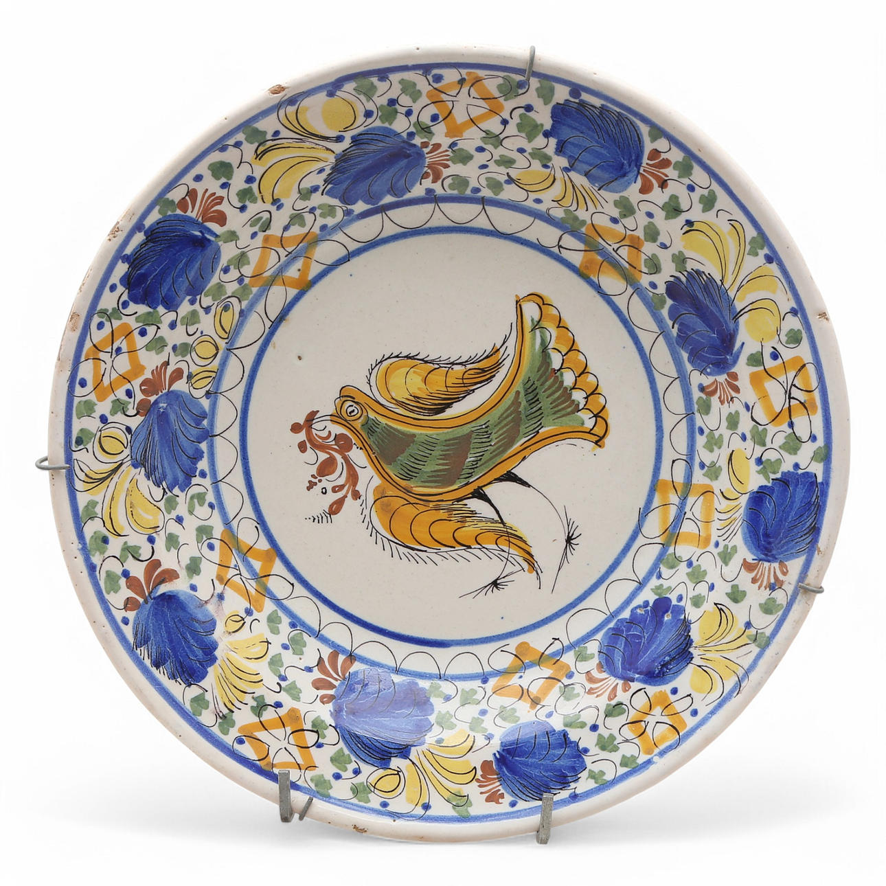 Valencian earthenware dish from Manises, 19th Century.