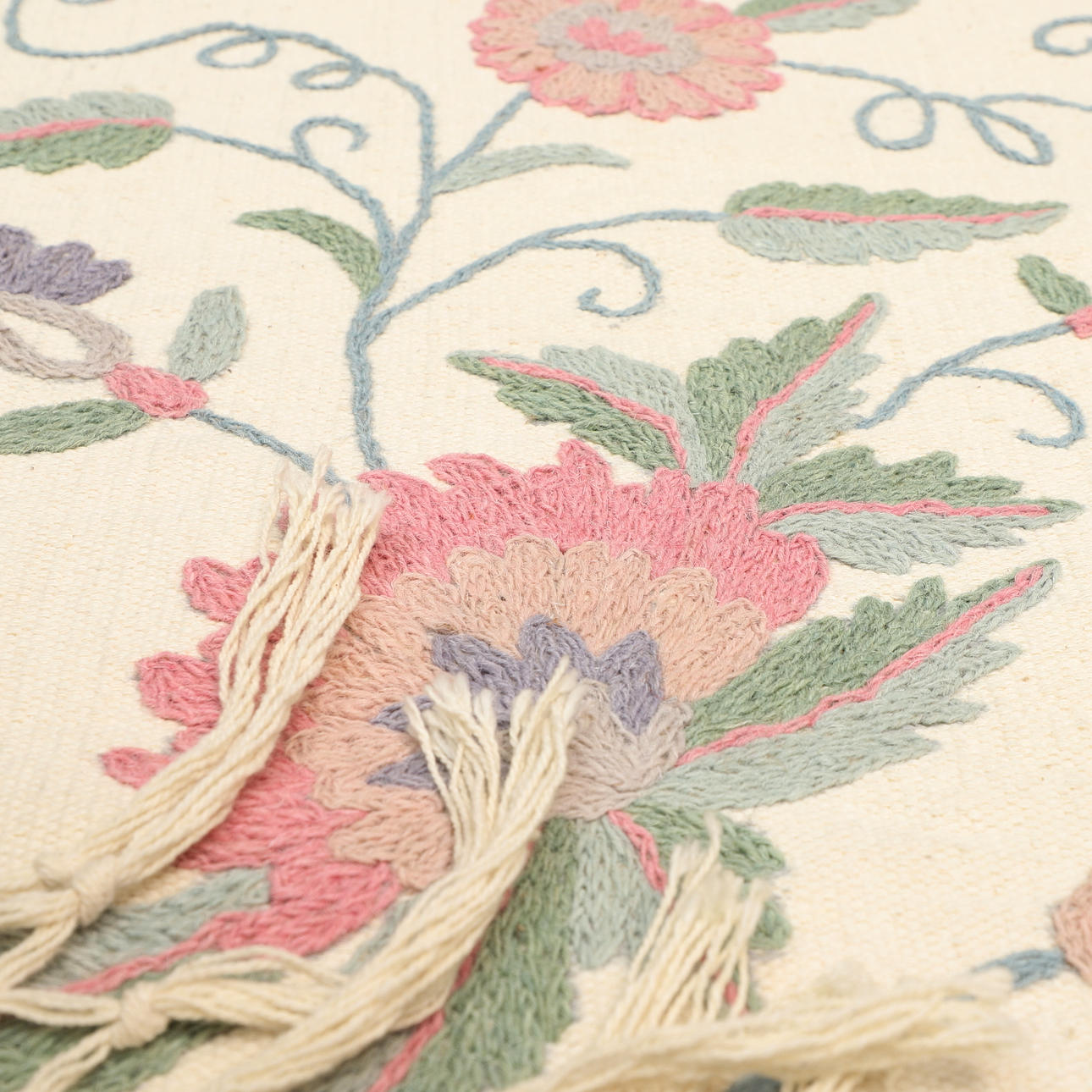 BONAD, bomull med linnebroderi, Interlamah, Indien.