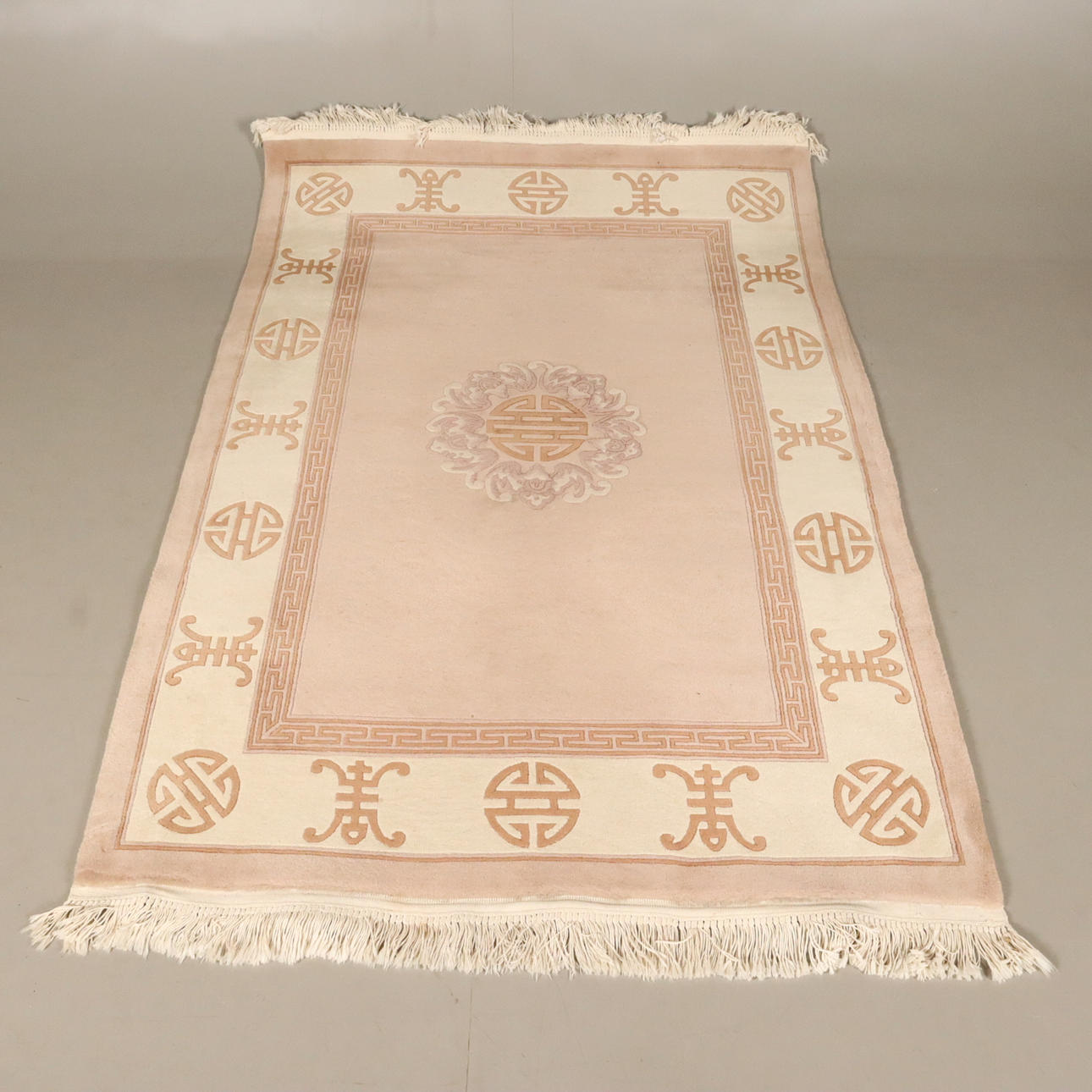 EIN TEPPICH, „Orientalisches China“, IKEA.