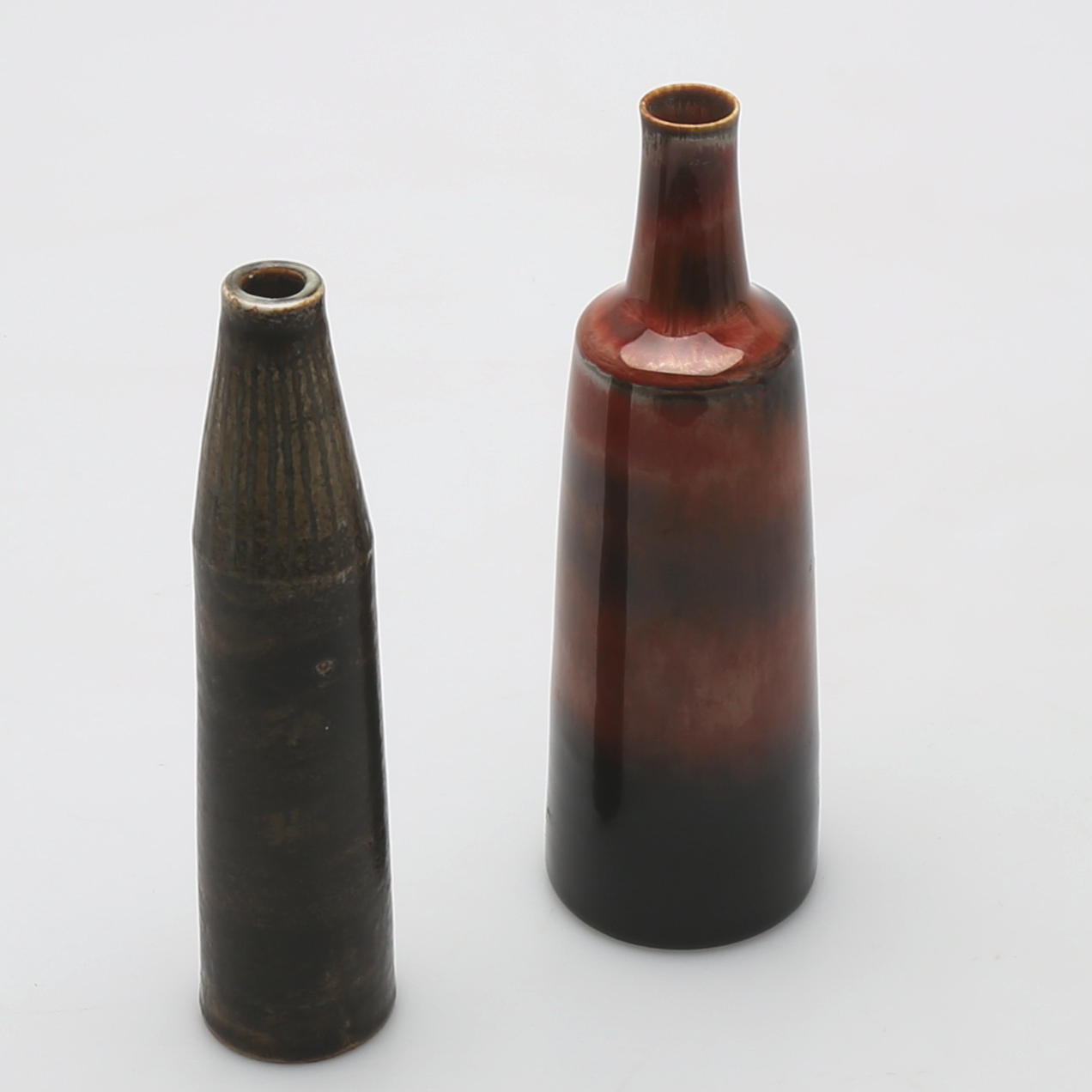 VASER, stengods, 2 st, Carl Harry Stålhane, Rörstrand, 1961.