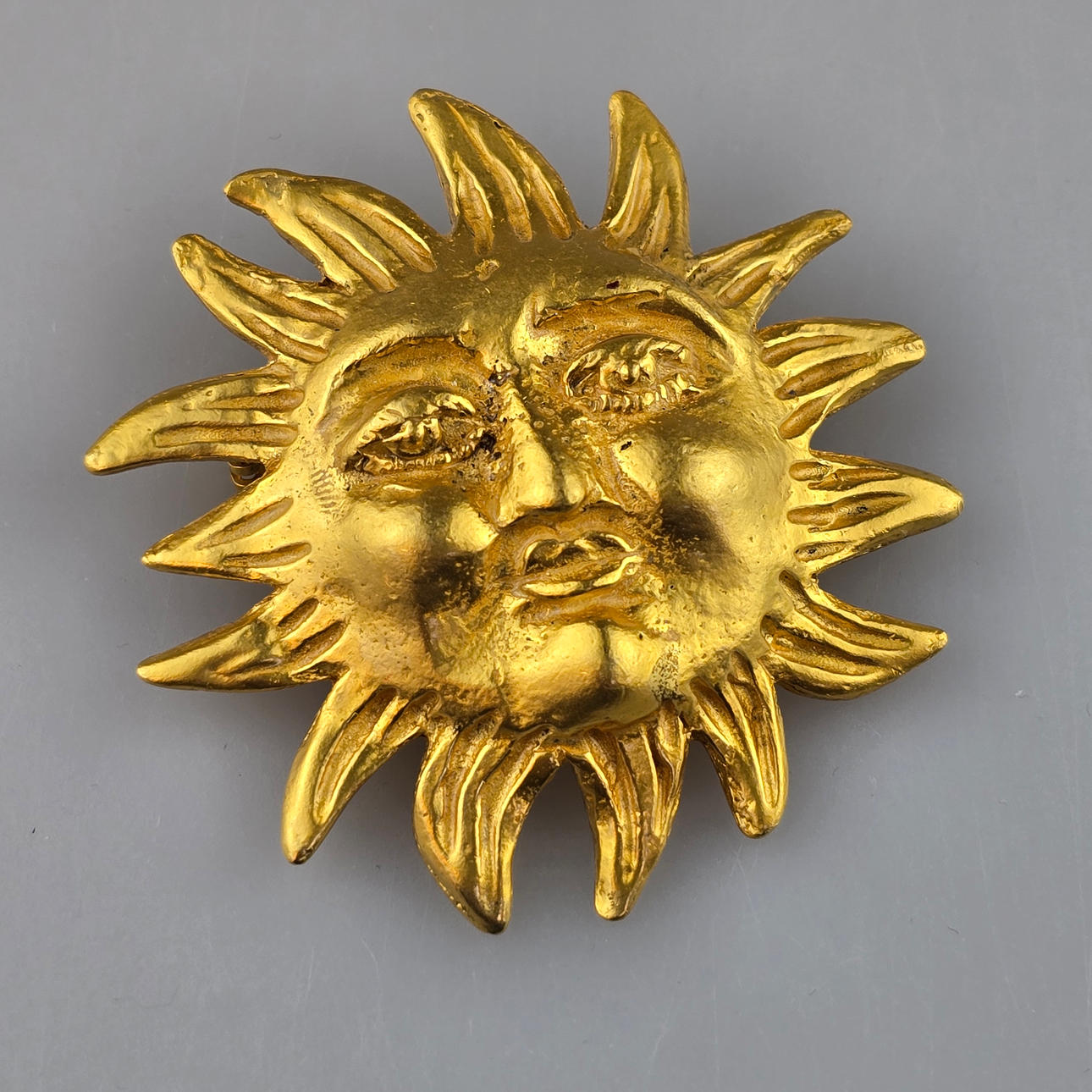 - VINTAGE-BROSCHE - USA, Metall goldfarben.