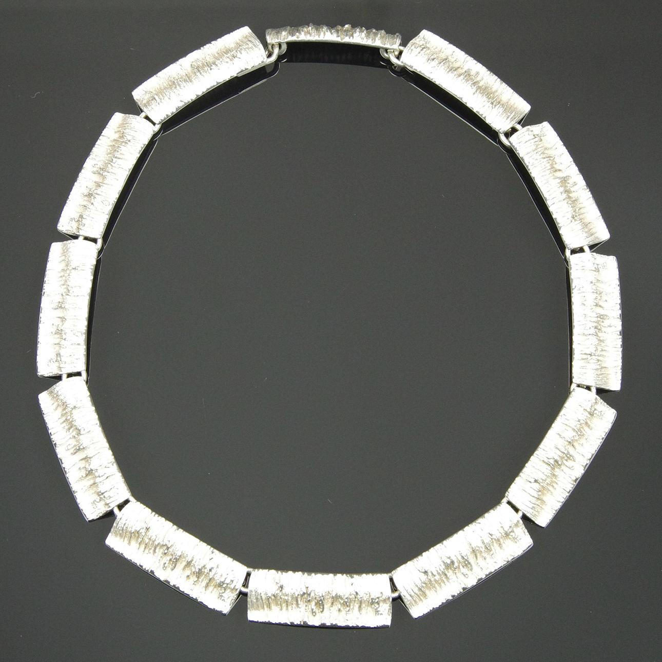 HALSBAND, halvstelt, silver, märkt KVA Denmark.