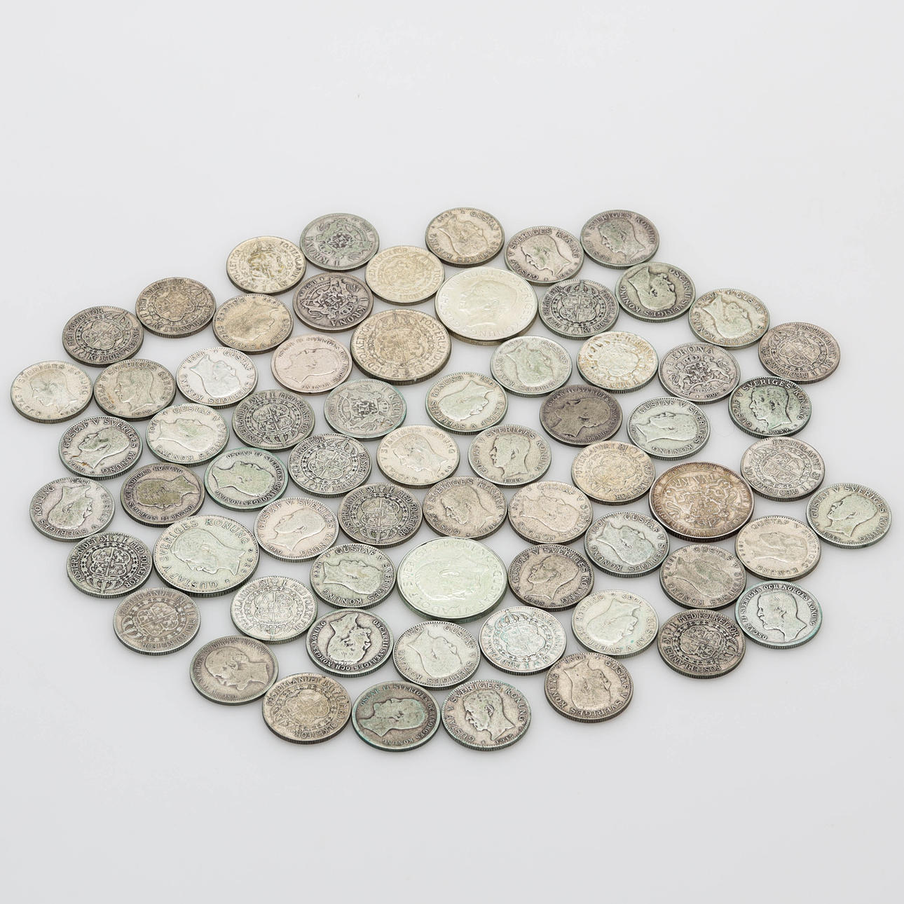 KOLIKKO, hopeaa 80%, paino 537 grammaa.