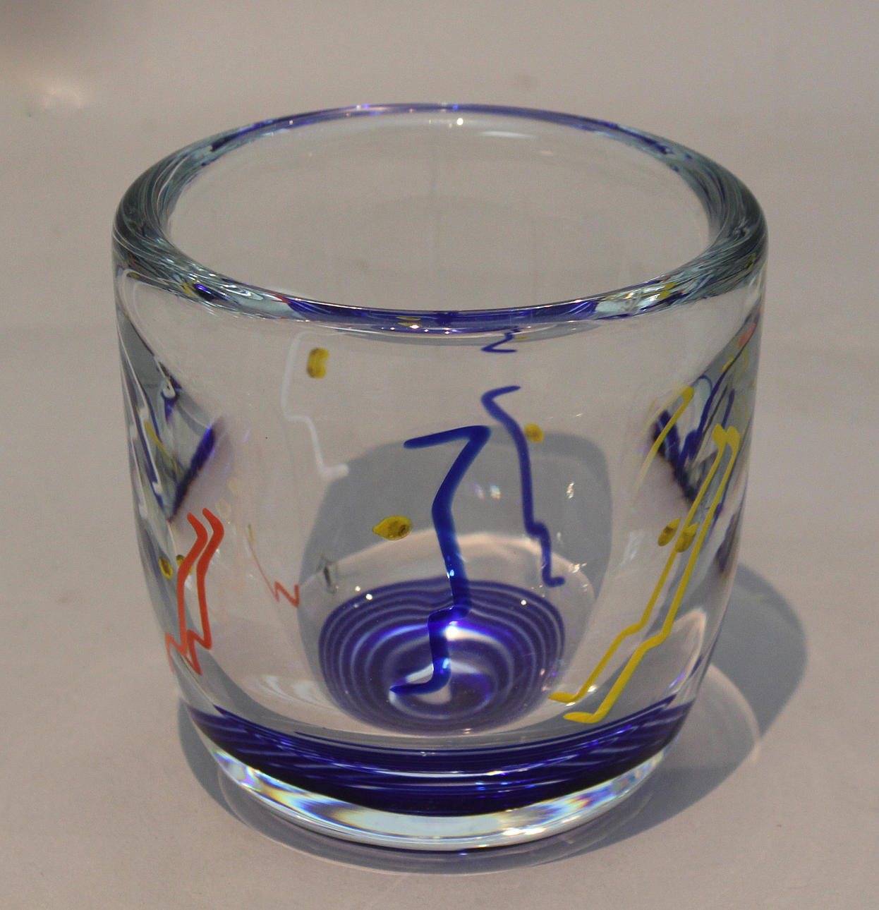 CARLOS R  PEBAQUÉ. Vas i konstglas. Sjöhyttan, Sweden. Signerad och daterad -93.