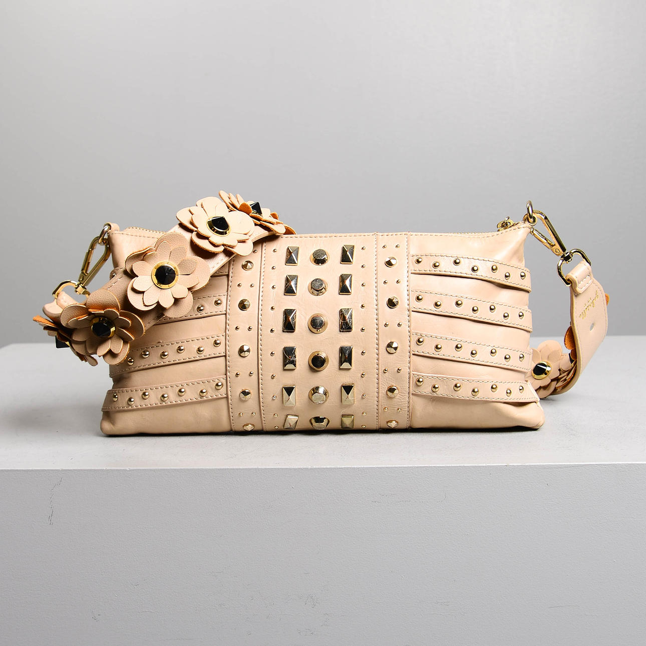 DKNY, Axelremsväska, Läder.