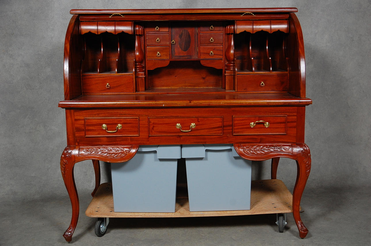 RULLKLAFFSSEKRETÄR, rokoko stil, med lönnfack,1900-tal.