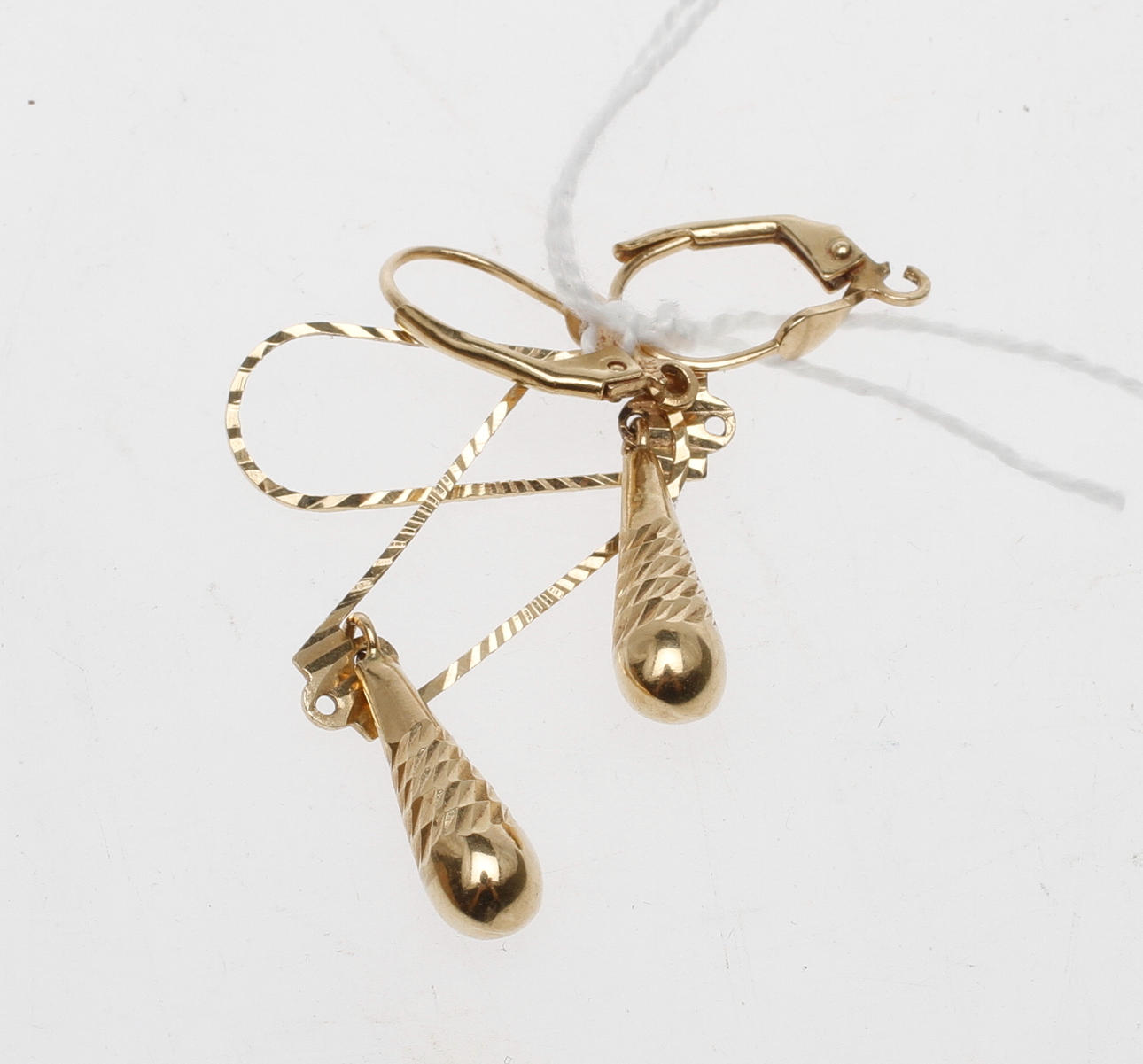 ÖRHÄNGEN, låghaltigt guld, vikt ca 3,4 gram.