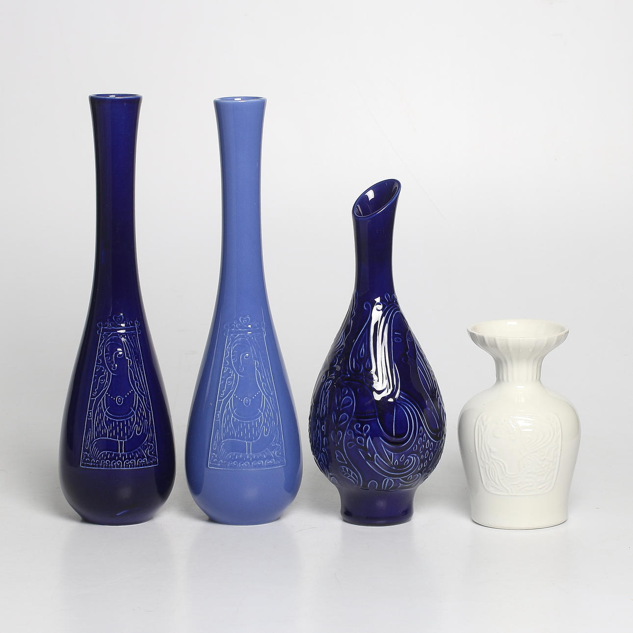 MARI SIMMULSON. Vaser, 4 st, porslin, Gefle Porslinsfabrik, 1900-talets mitt.