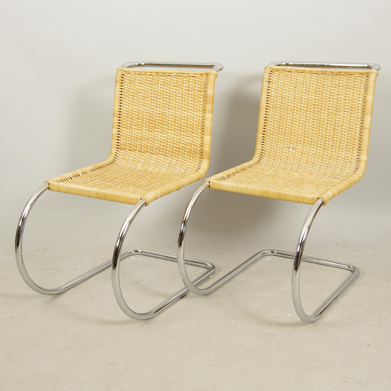 STOLAR, 1 par, efter "MR-10", Mies van der Rohe.