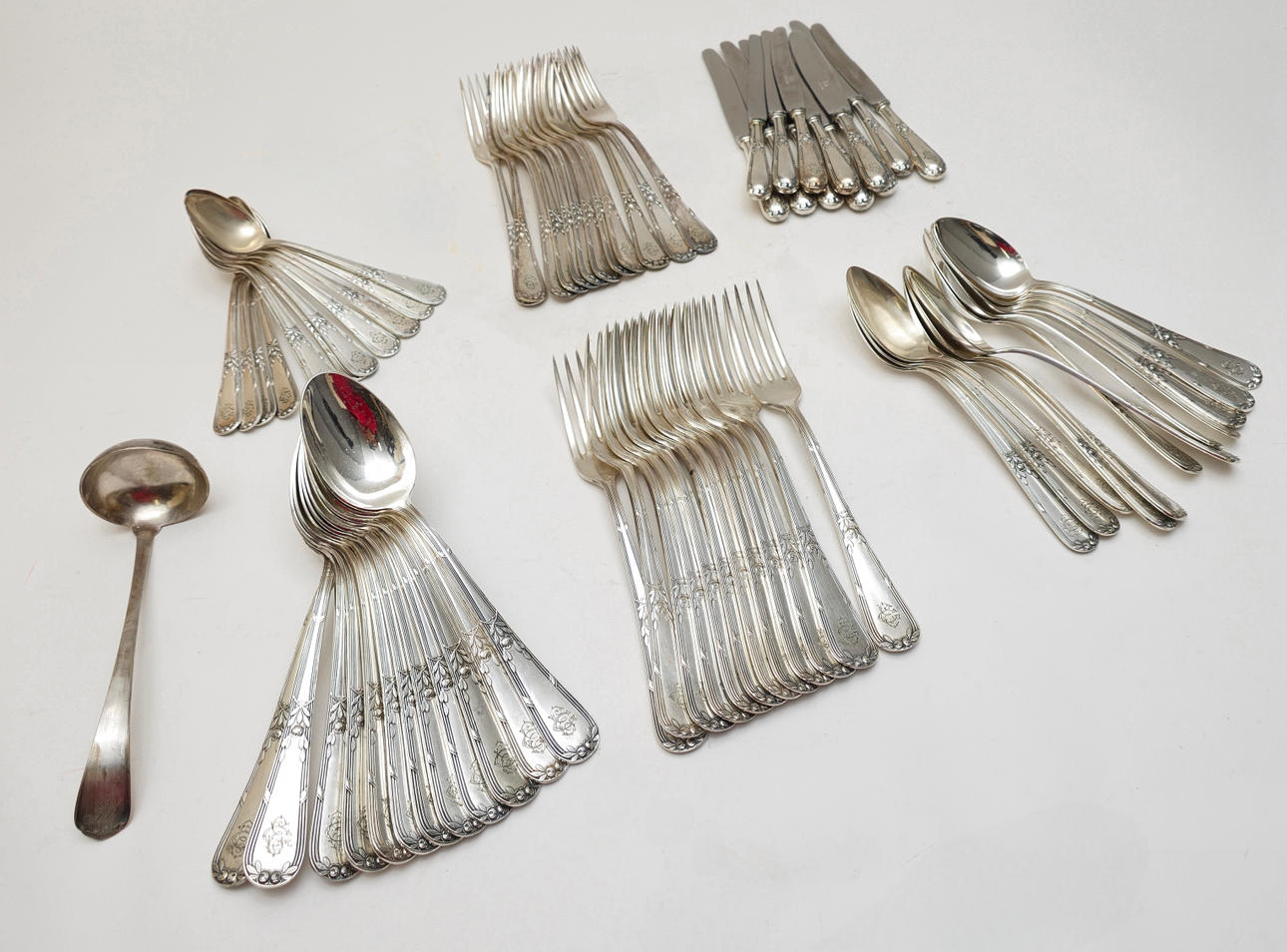 12-SERVICE SILVER-PLATED STAINLESS ALPACA CUTLERY SET.